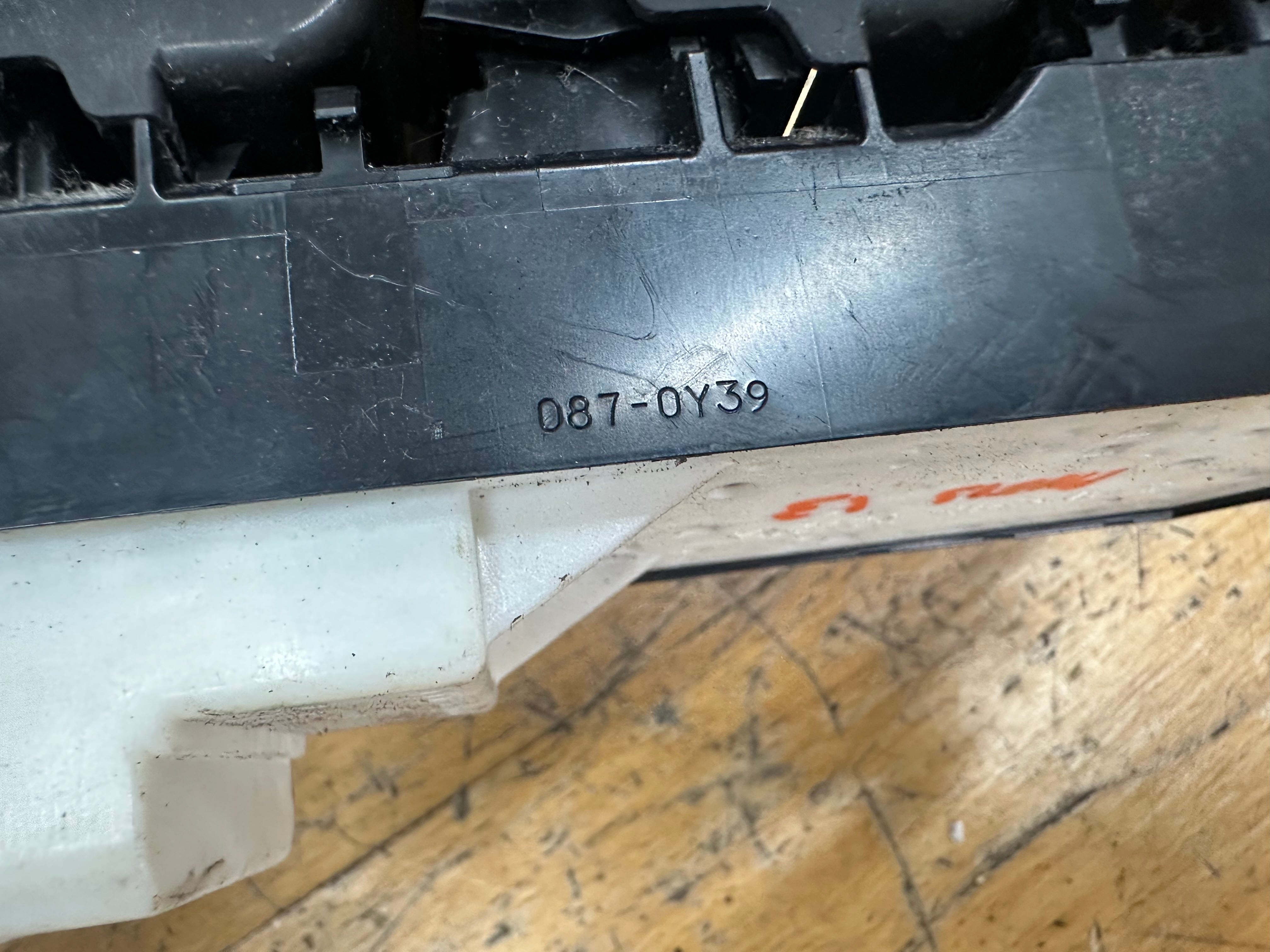 Toyota Auris 2013 Front Right Window Master Control Switch (74231-02D30)