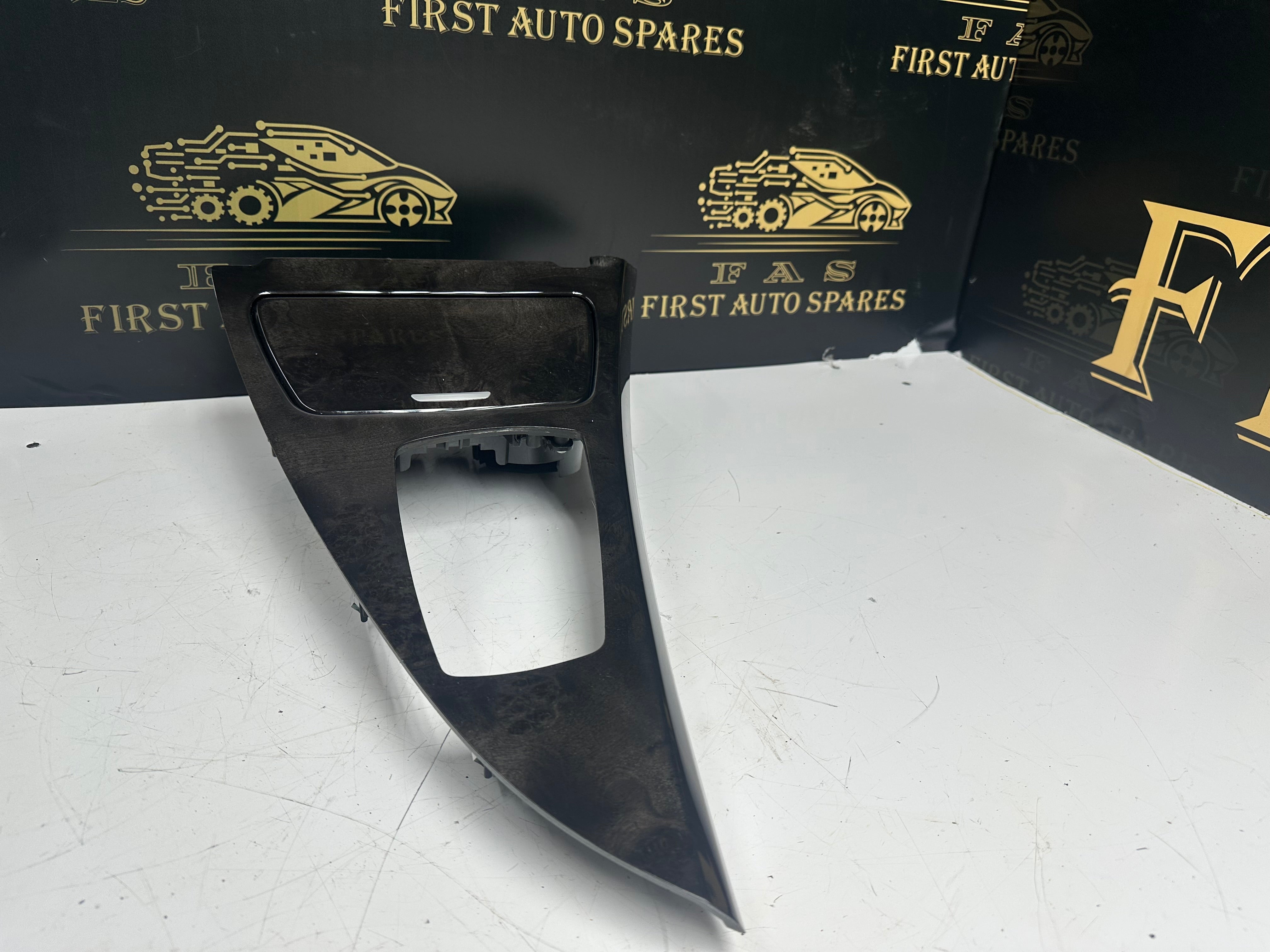 BMW 6 Series F12 Cup Holder & Facia (9197227) (B0701277) (6131 9202951/02)