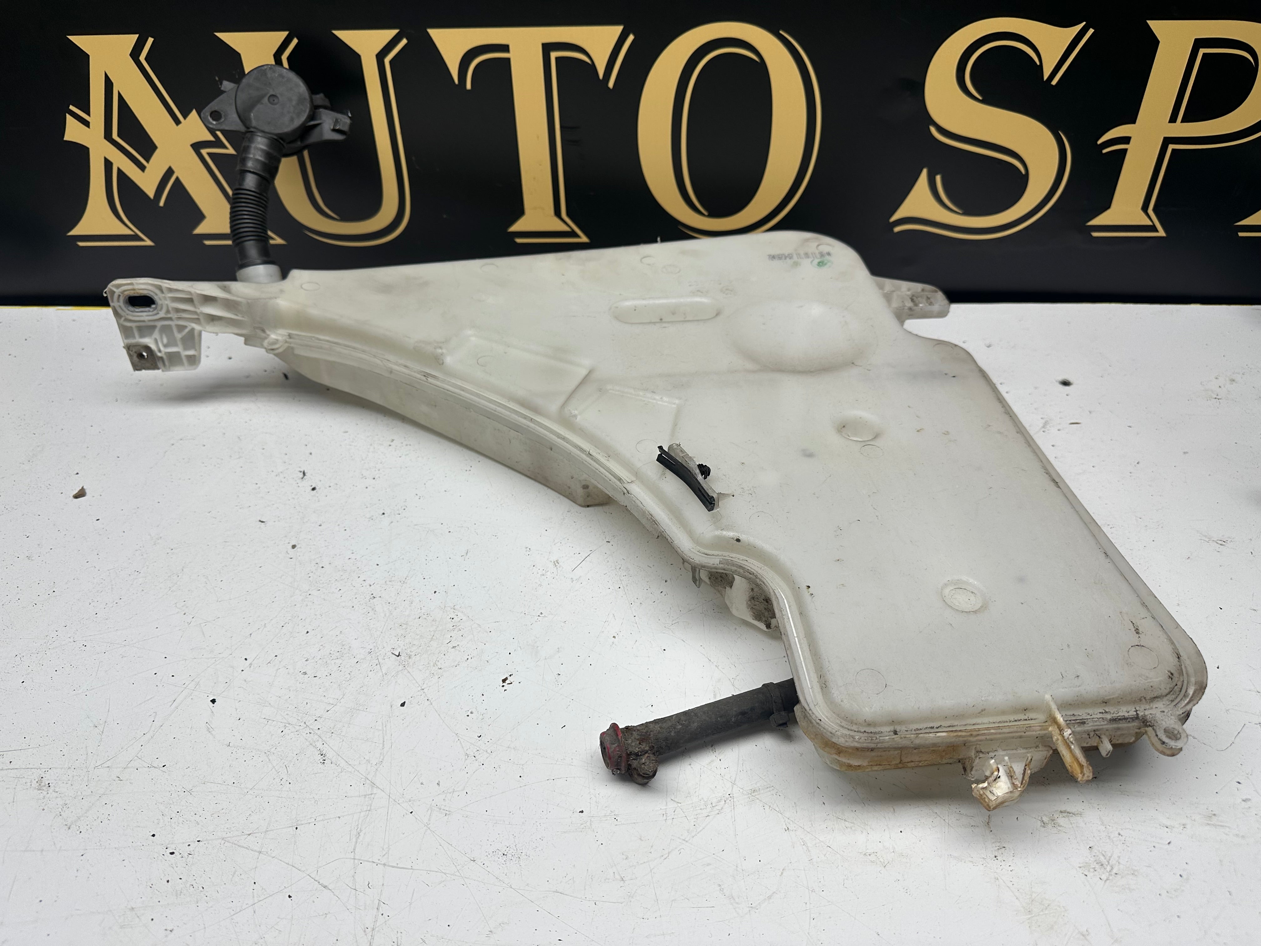 BMW 1 Series F20 2013 118D Windscreen Washer Bottle Fluid Reservoir (7241673-07)