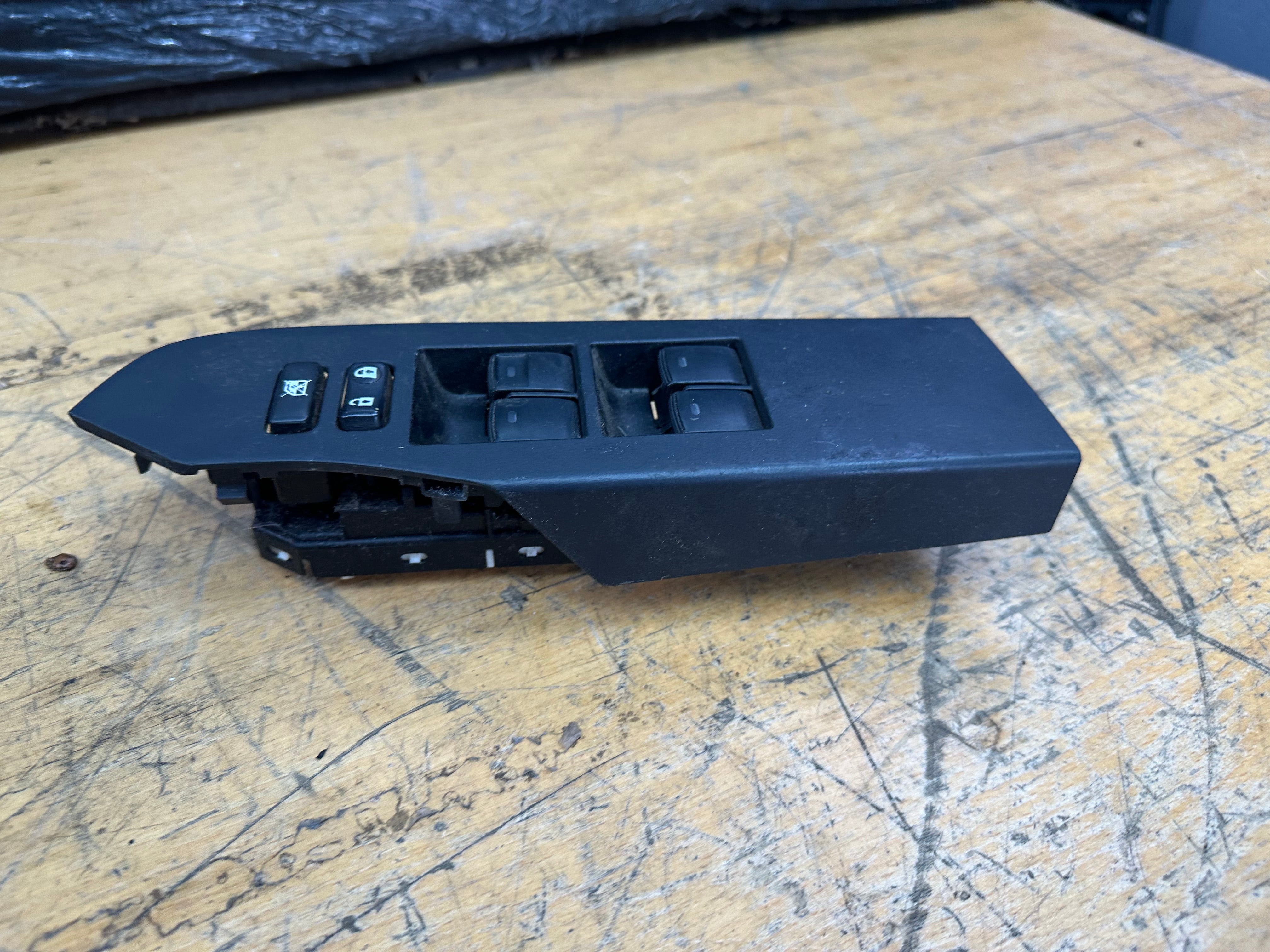 Toyota Auris 2014 Front Right Driver’s Window Control Switch (74231-02D30)