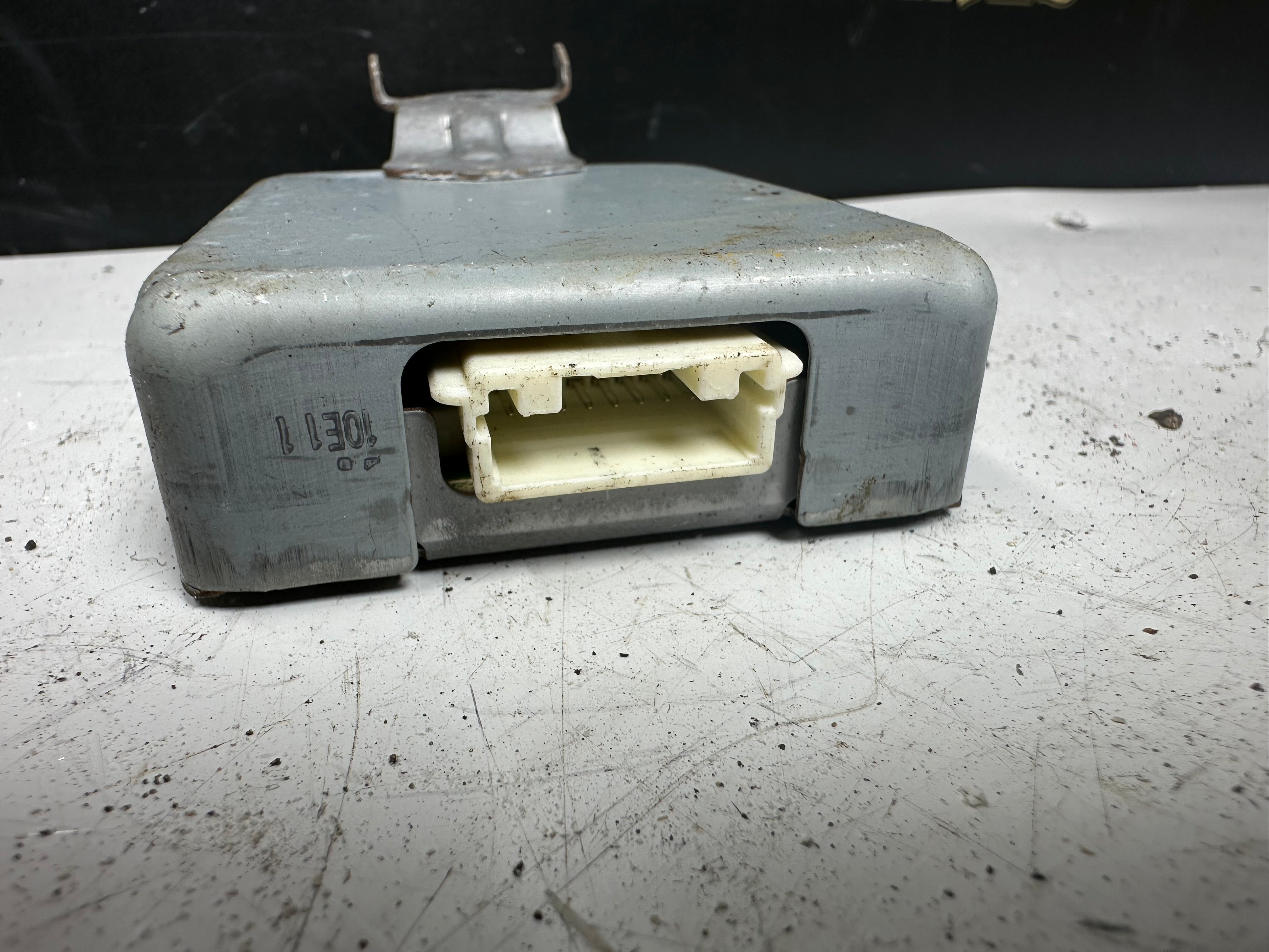 Toyota Yaris 2020 Denso Sensor Control Unit (86572-K0010) (166900-0593)