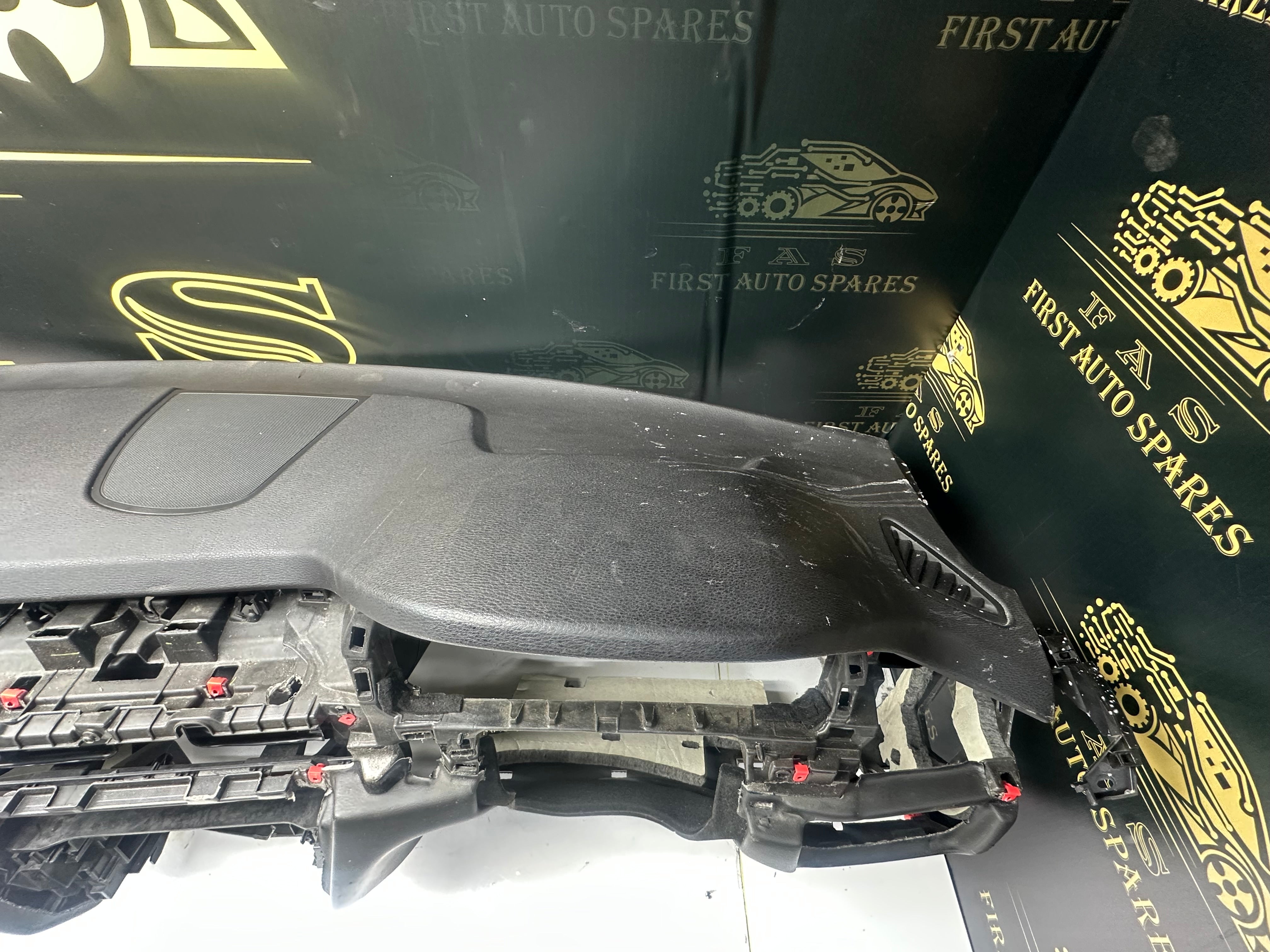 BMW X5 F15/F16 Complete Dashboard with Passenger Airbag (1028651-7) (4037468)