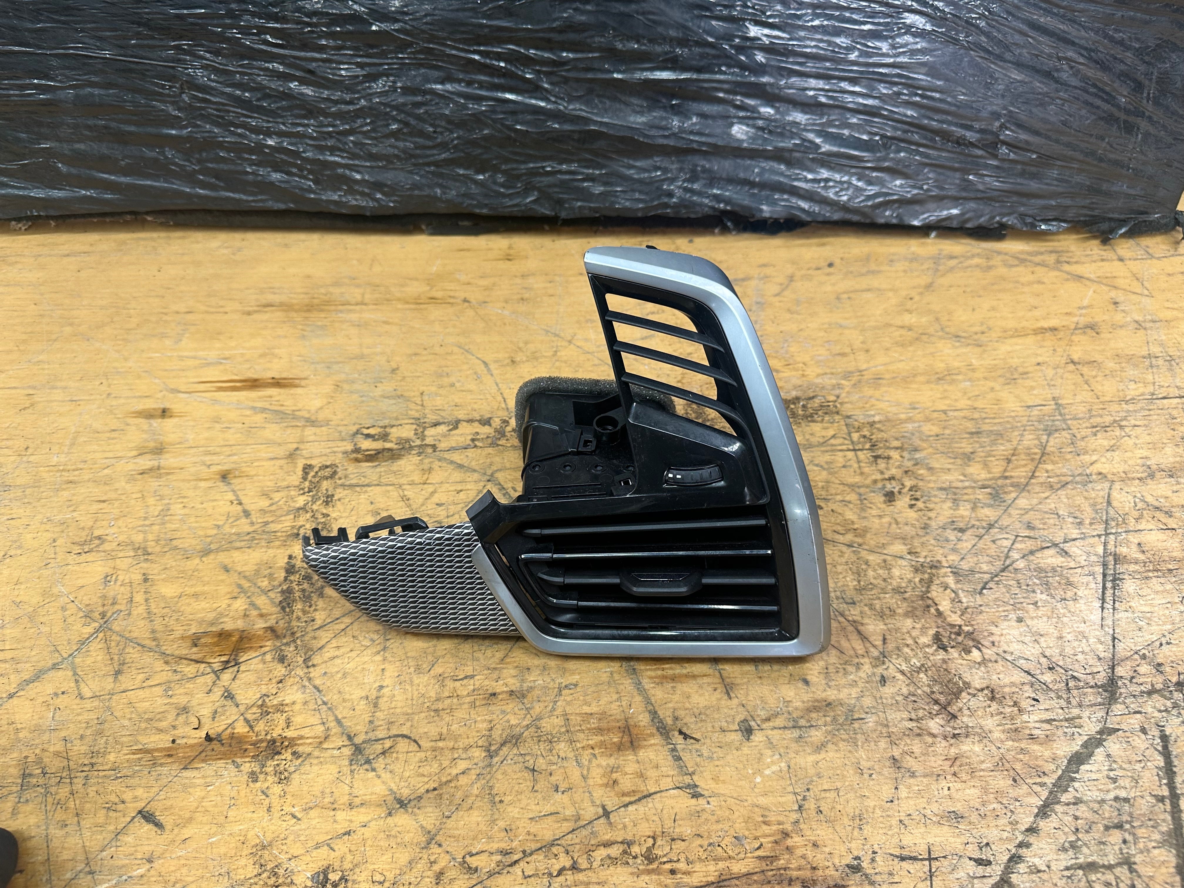 BMW X5 Series G05 2019-2023 Air Vent Right Driver Side Front (21828910) (939947112)