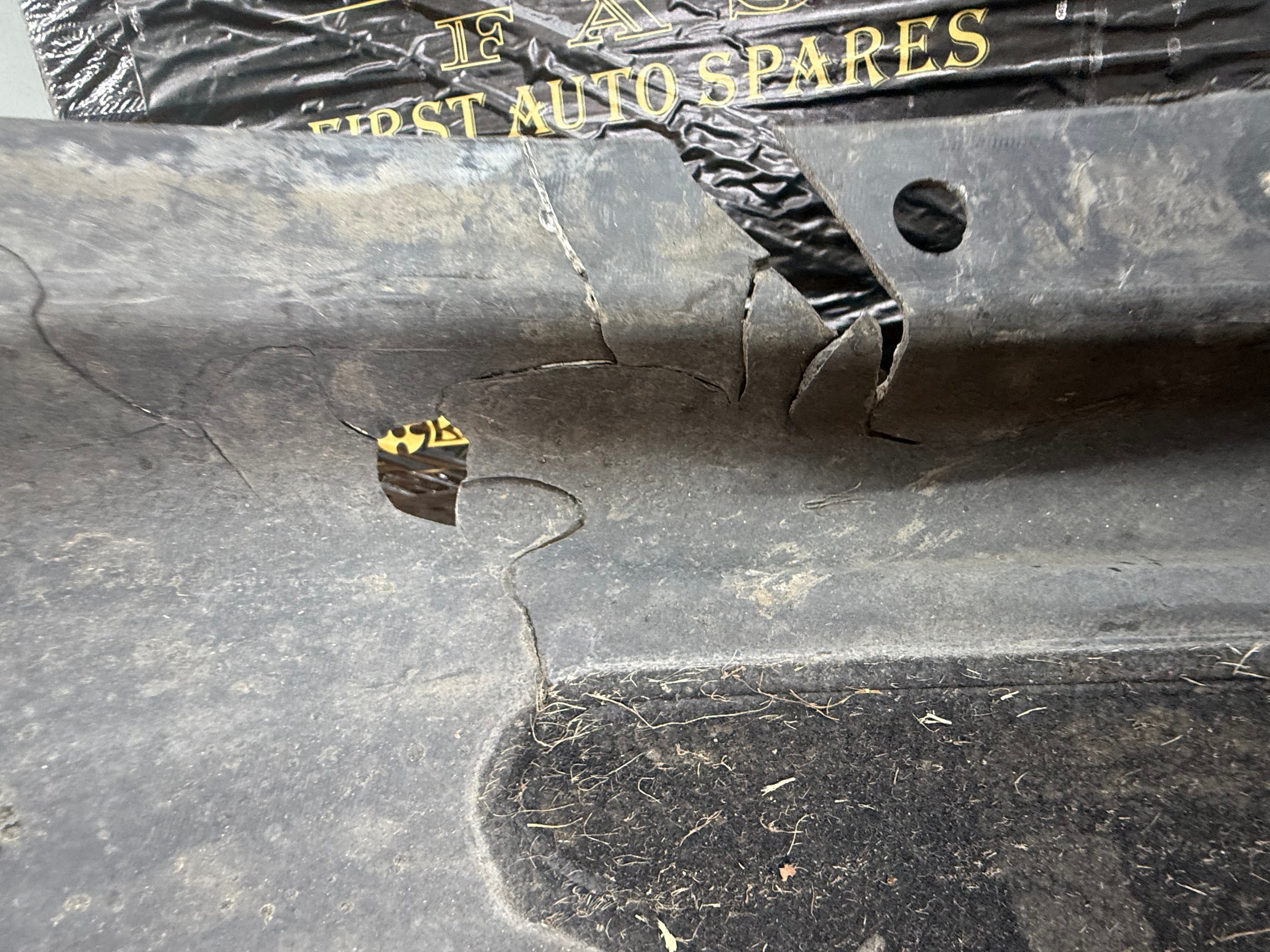 BMW X5 2017 Right Driver’s Side Front (O/S/F) Wheel Arch Cover Liner (7290854)