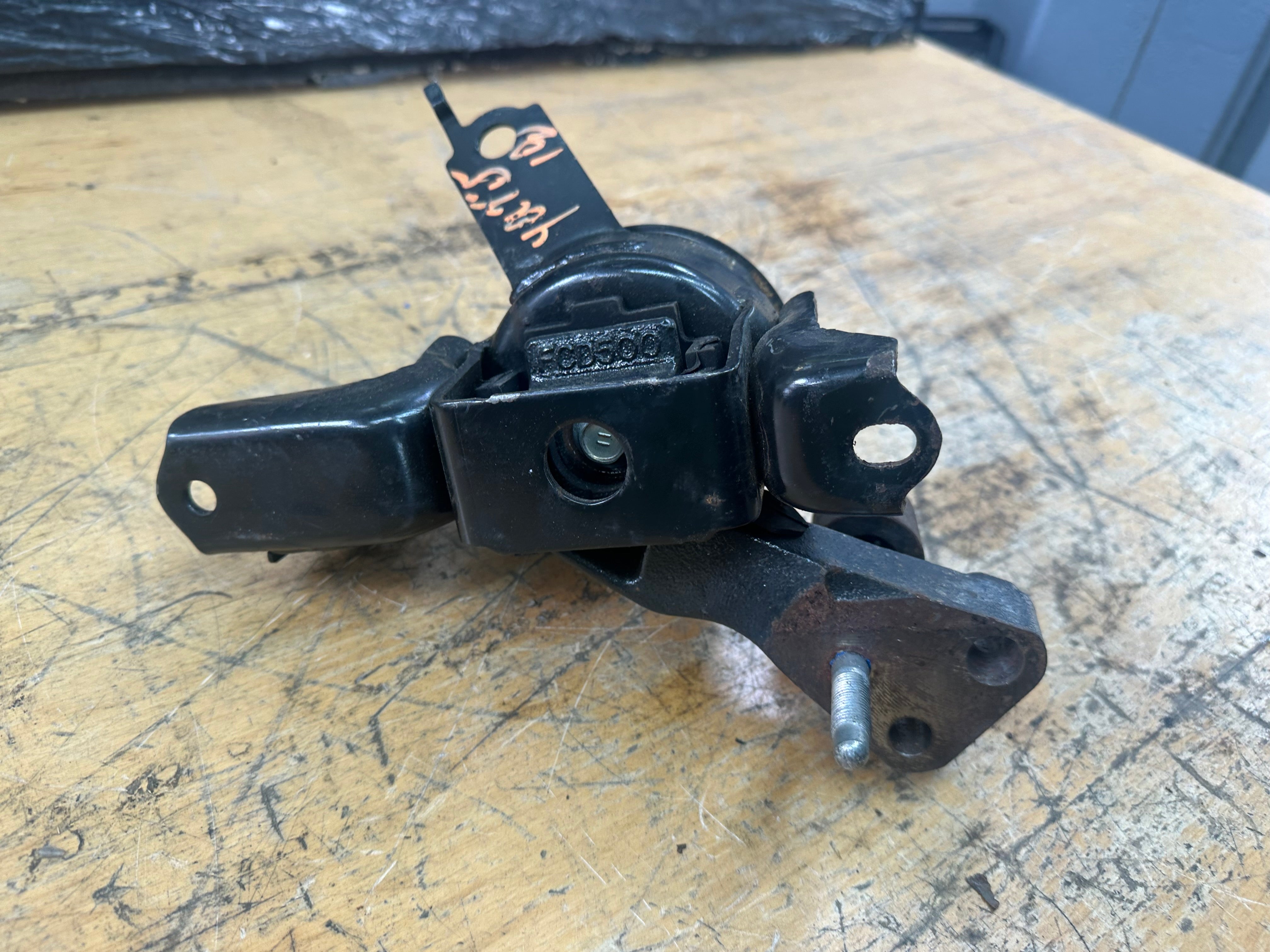 Toyota Yaris 2018 MK3 1.5 Petrol Hybrid Engine Mount (W3)