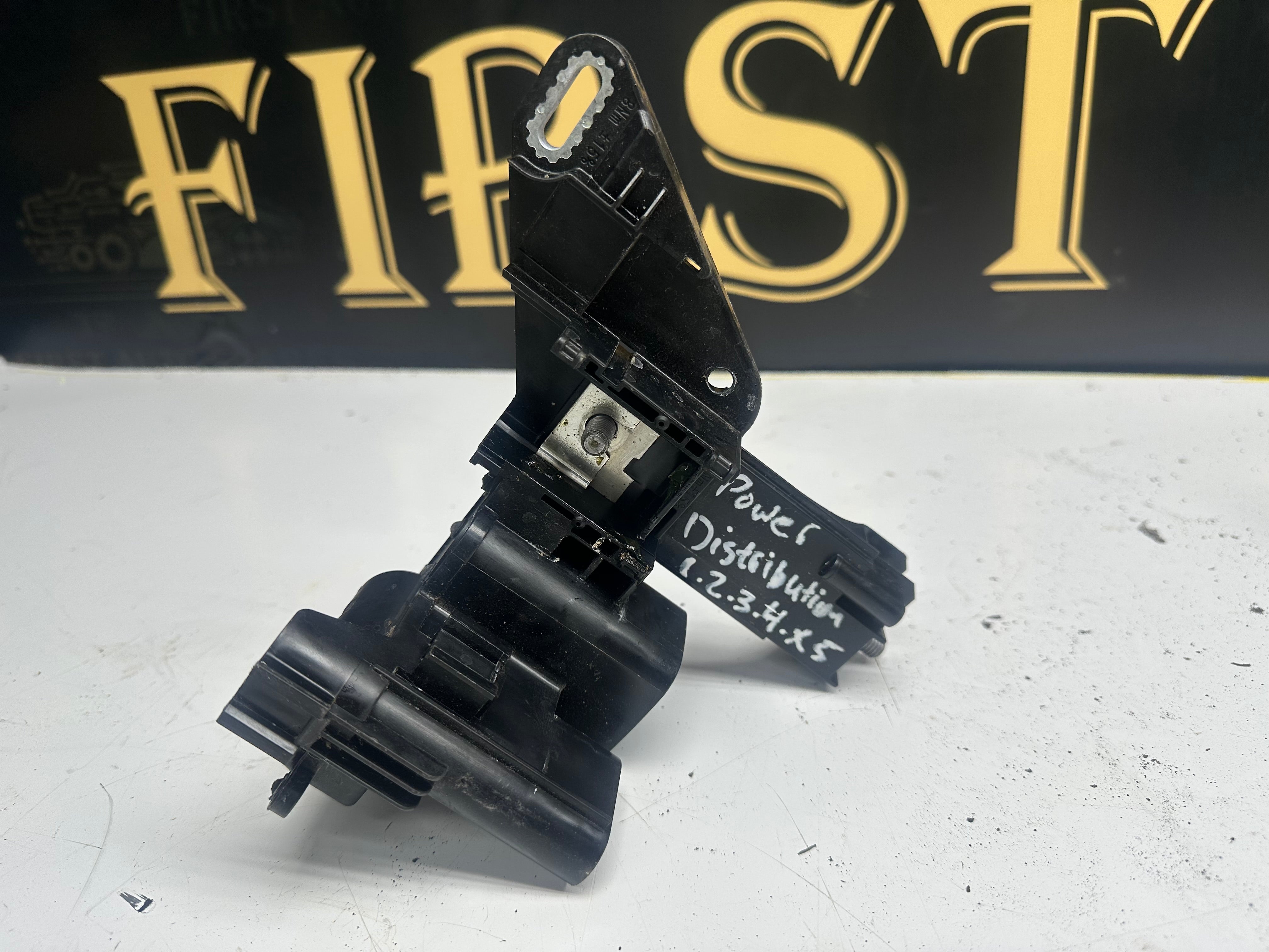 BMW 3 Series EXTERNAL IGNITION DISTRIBUTOR (V5 935615801)