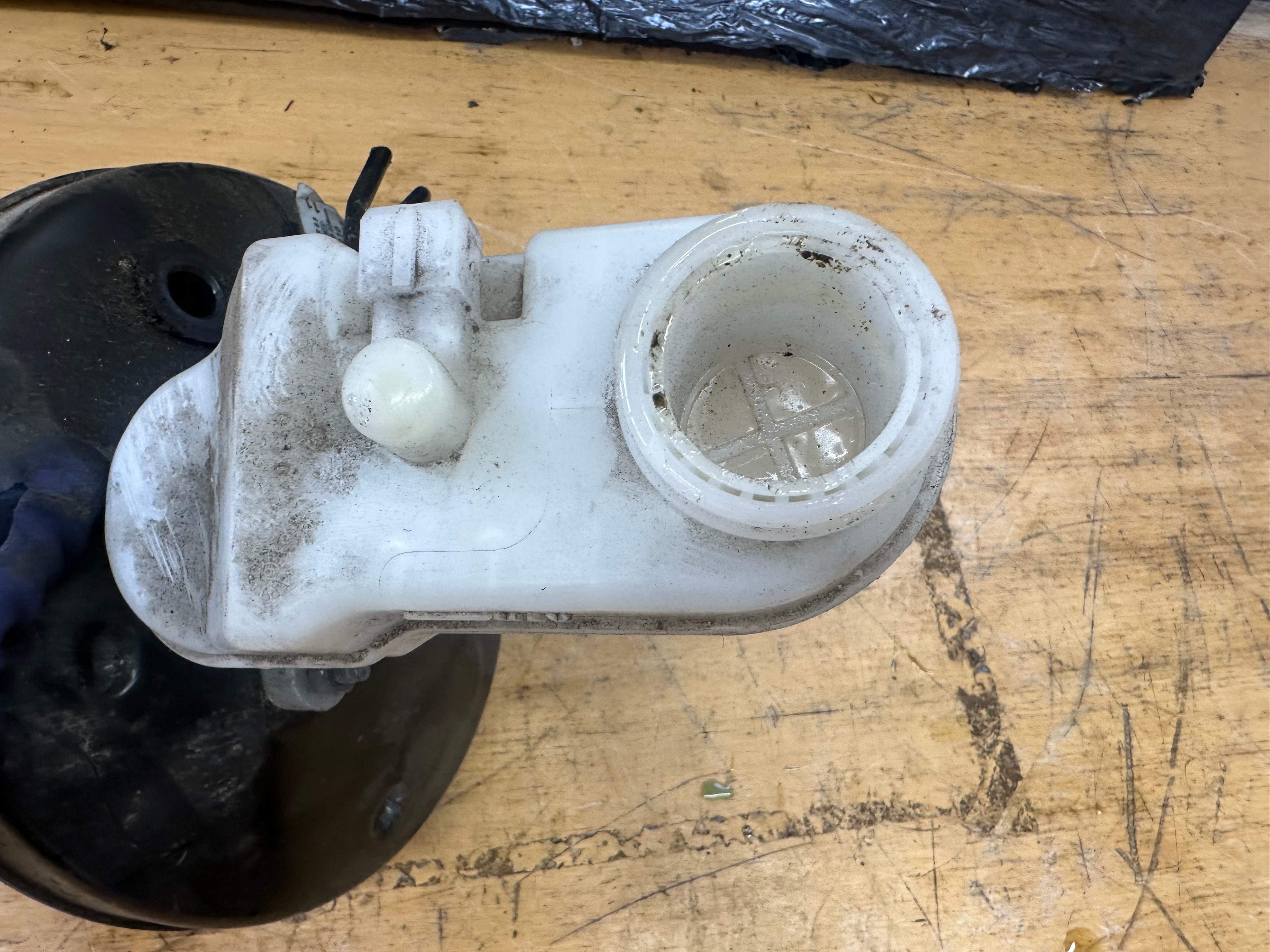 Toyota Aygo 2014–2021 Brake Servo & Master Cylinder (47200-0H110)