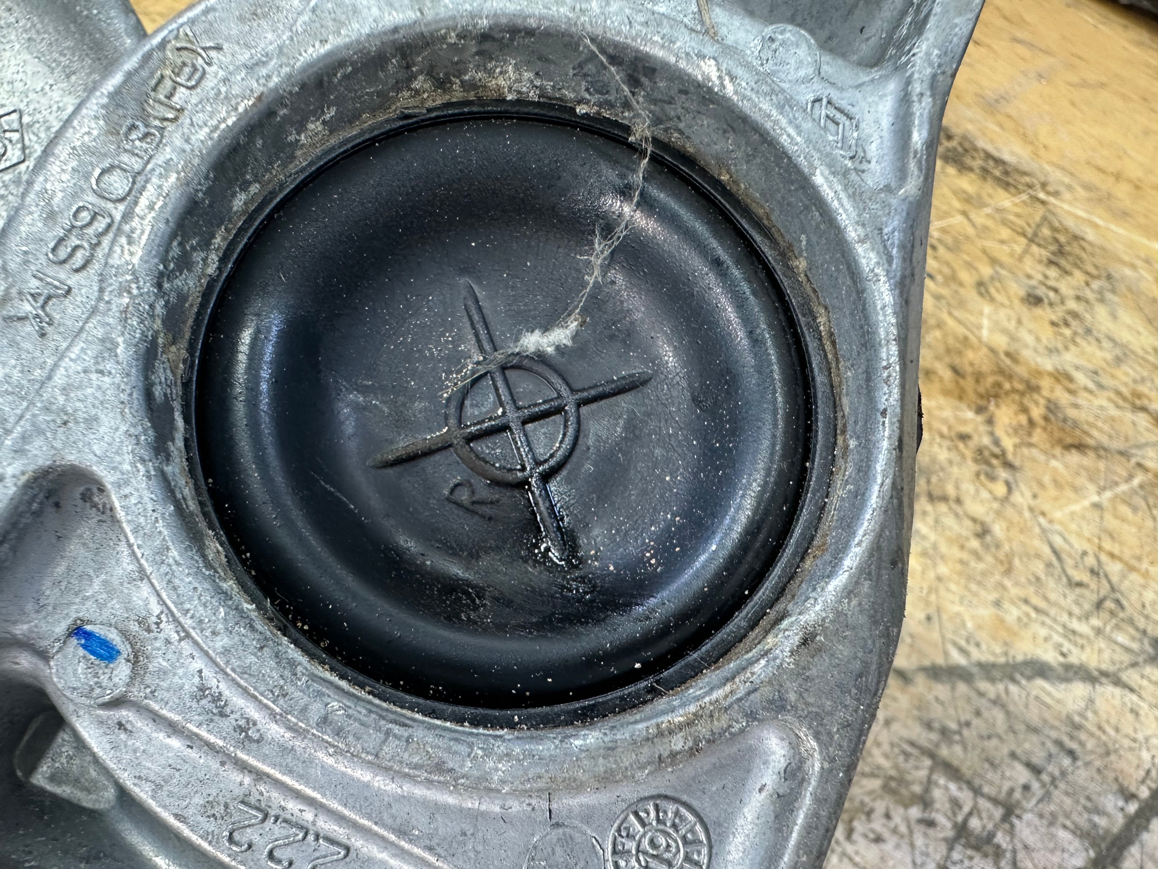 Nissan Juke MK2 2019–2023 Right Driver's Side Engine Mount Bracket