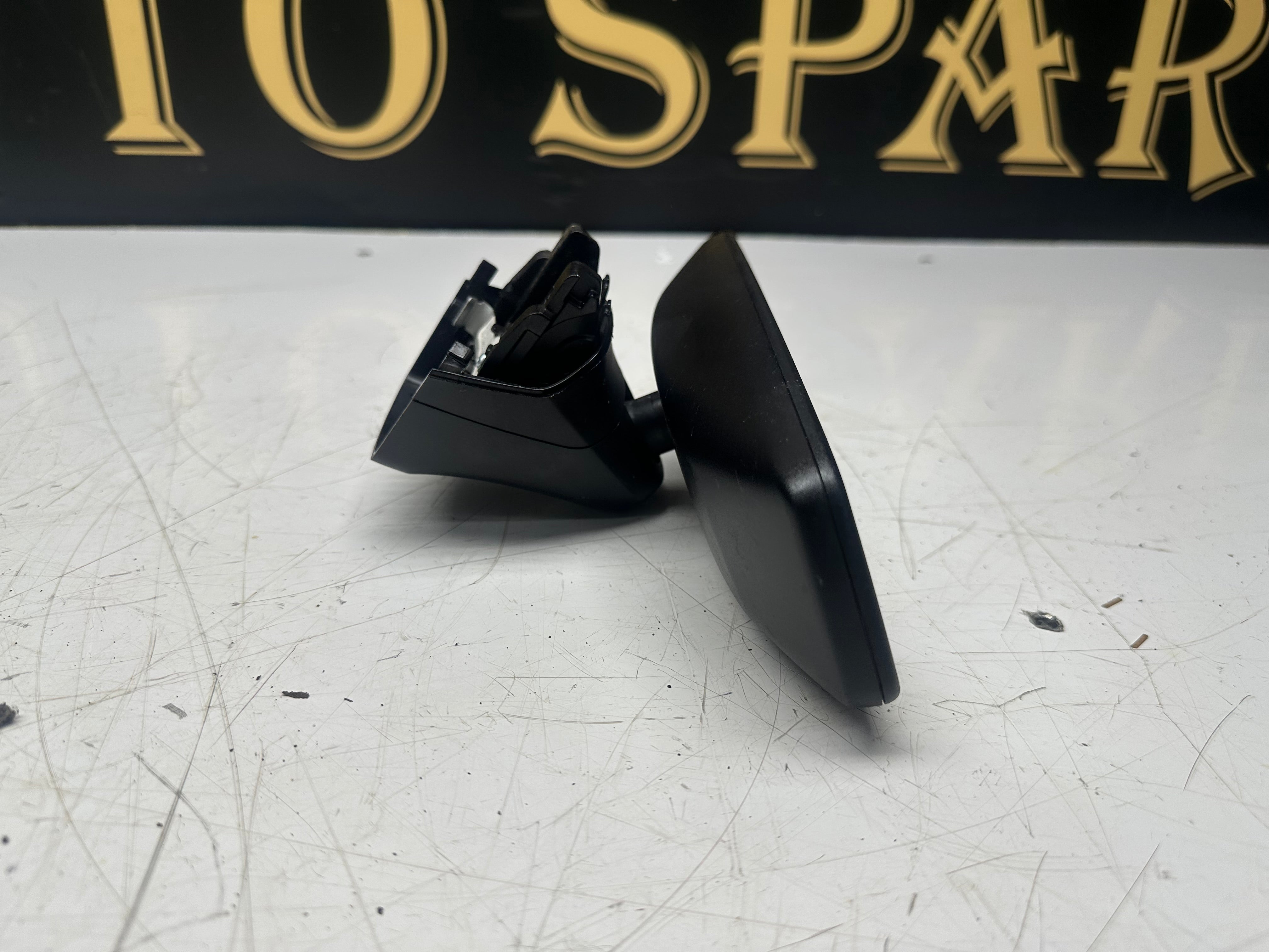 BMW 5 Series G30 G31 G32 F90 G11 G12 530E Rear View Mirror (6822492-01)