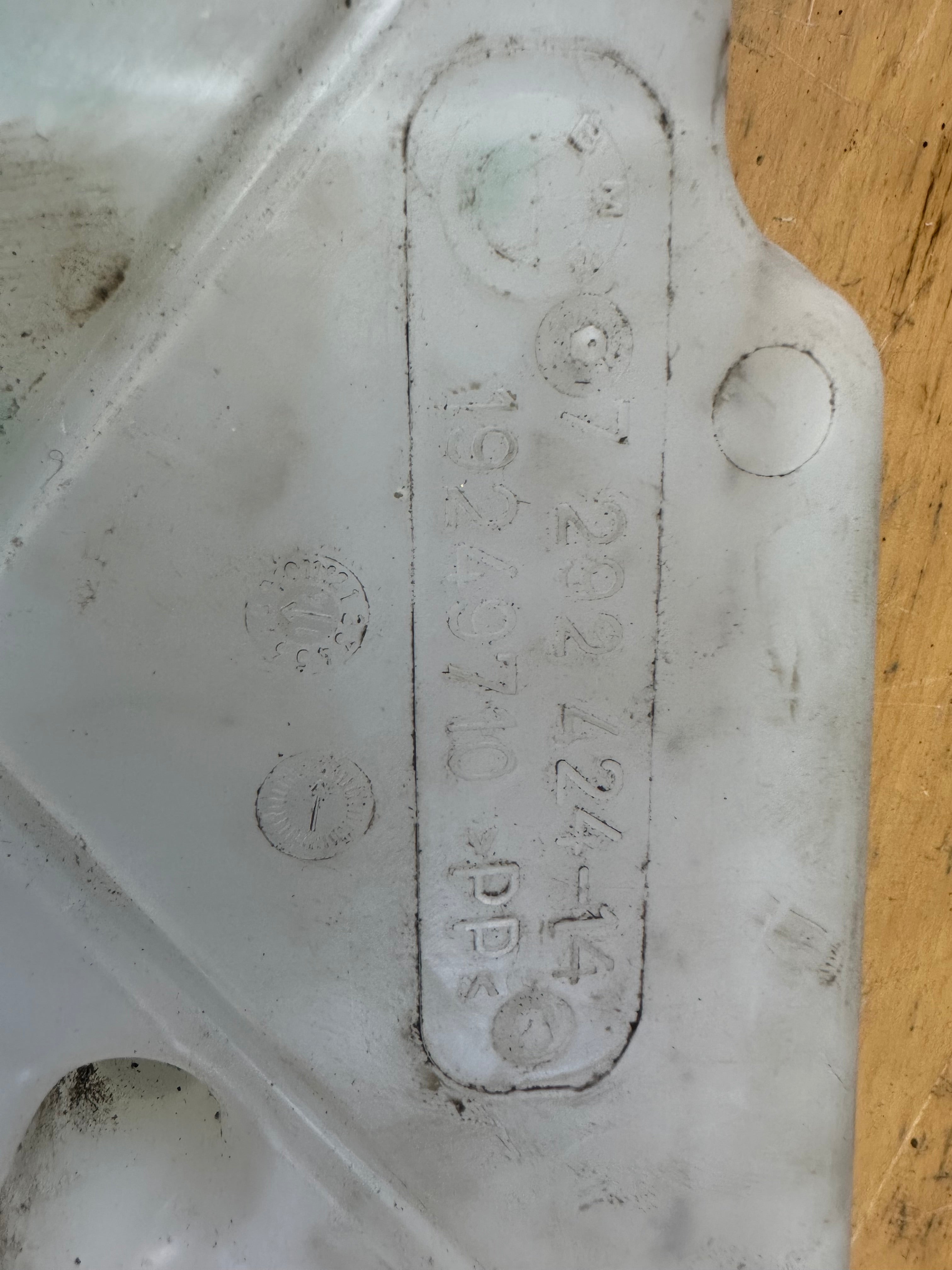 BMW X5 F15 2014–2018 M Sport Windscreen Washer Bottle (7292424) (7292424-14)