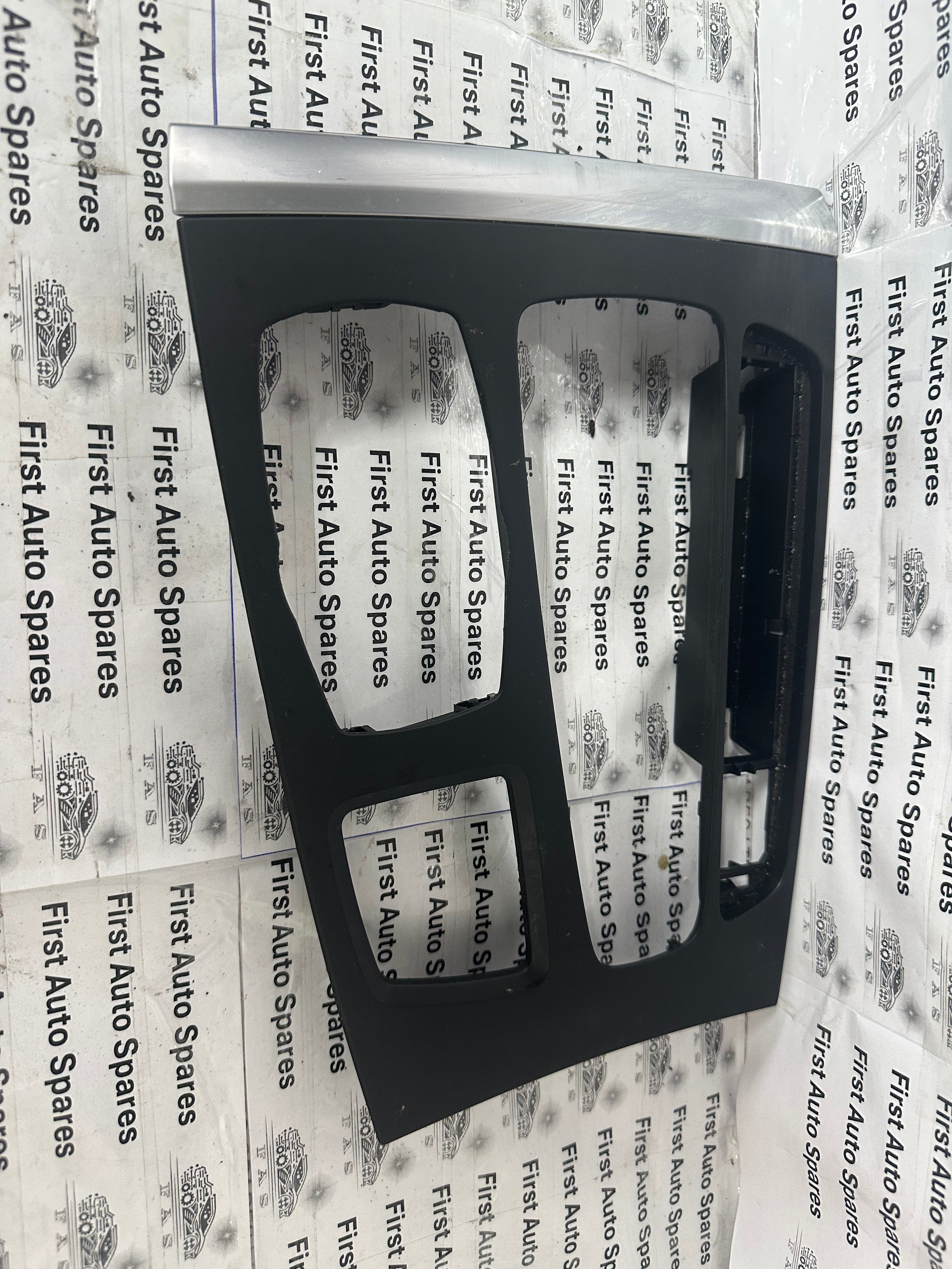 BMW X5 2016 iDrive Centre Console Trim Surround (5116 9252115)