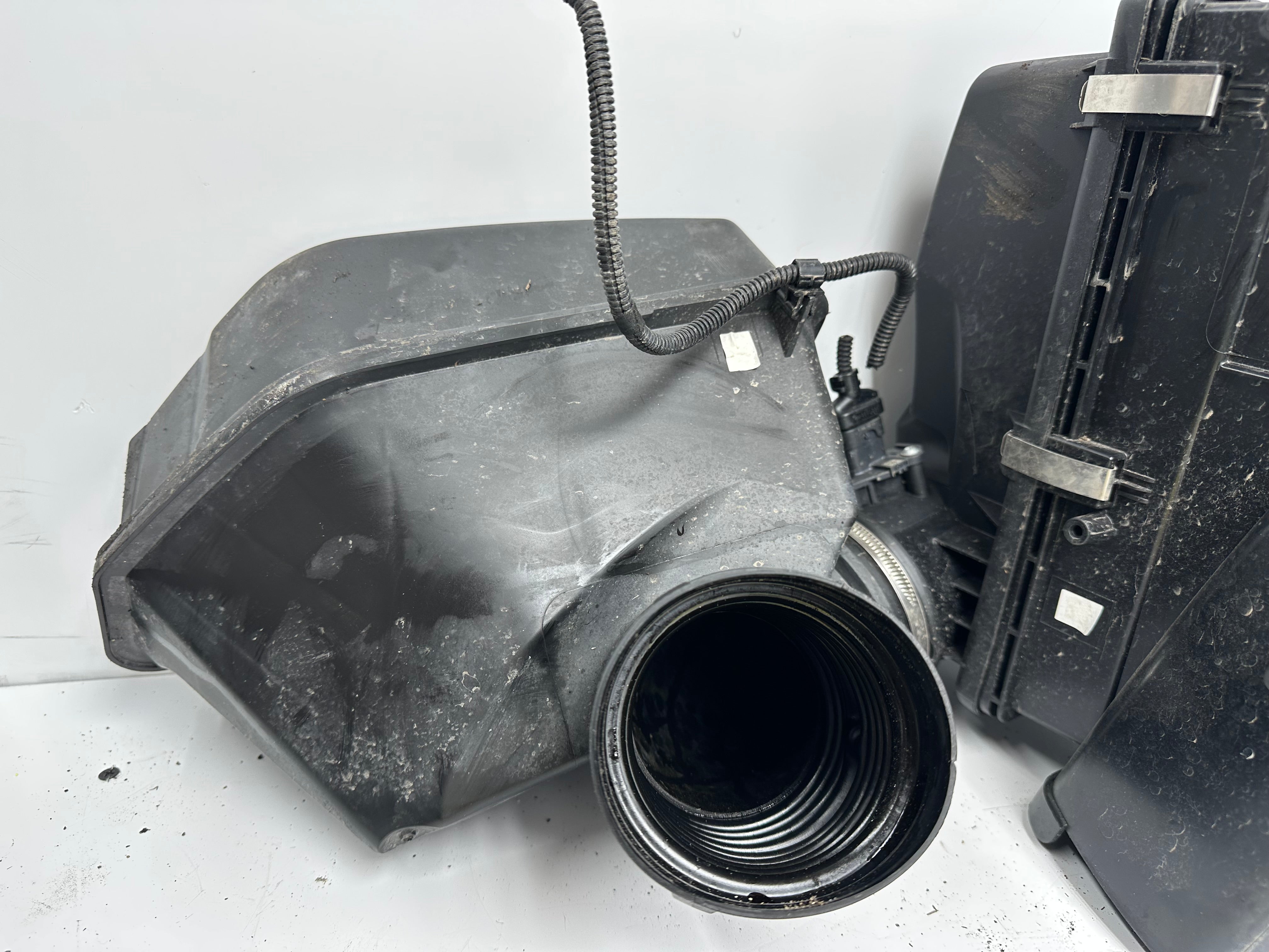 BMW 3 & 4 Series Intake Silencer Air Filter Box (180263-10) (AD858042402)