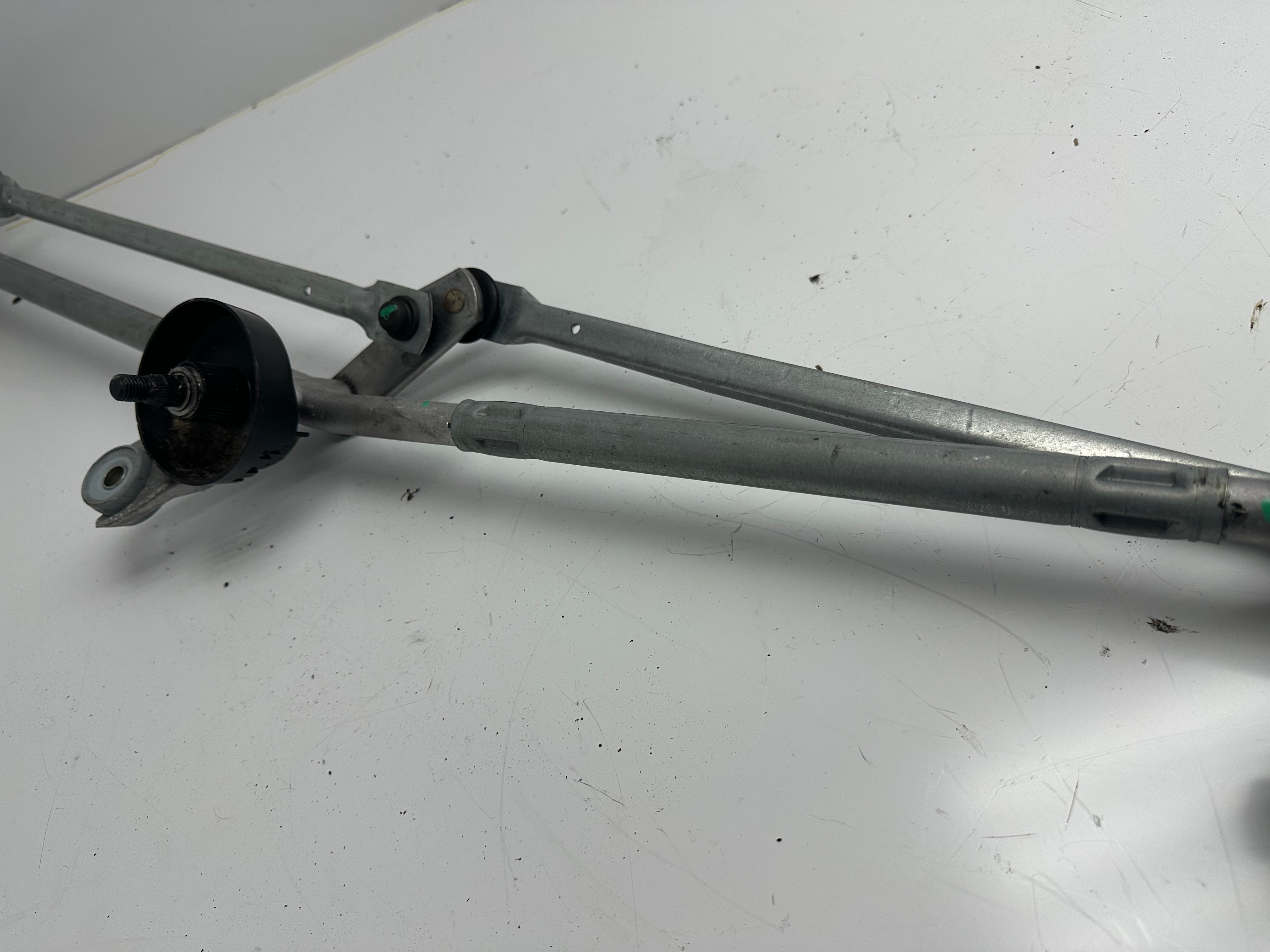 Nissan Juke F16 Front Wiper Motor & Linkage (288006PA0A W147043)