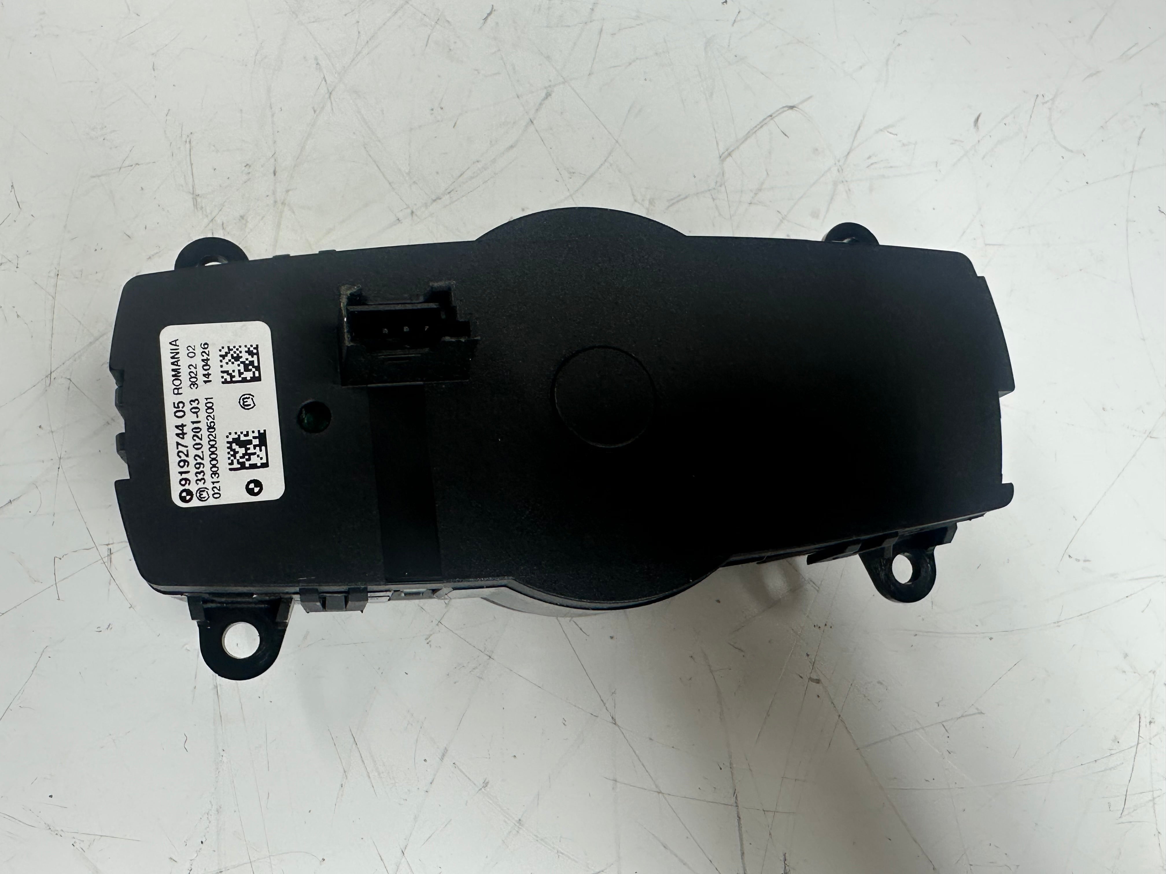 BMW 5 & 6 Series F10 F12 Headlight Switch Control Unit (9192744 05)