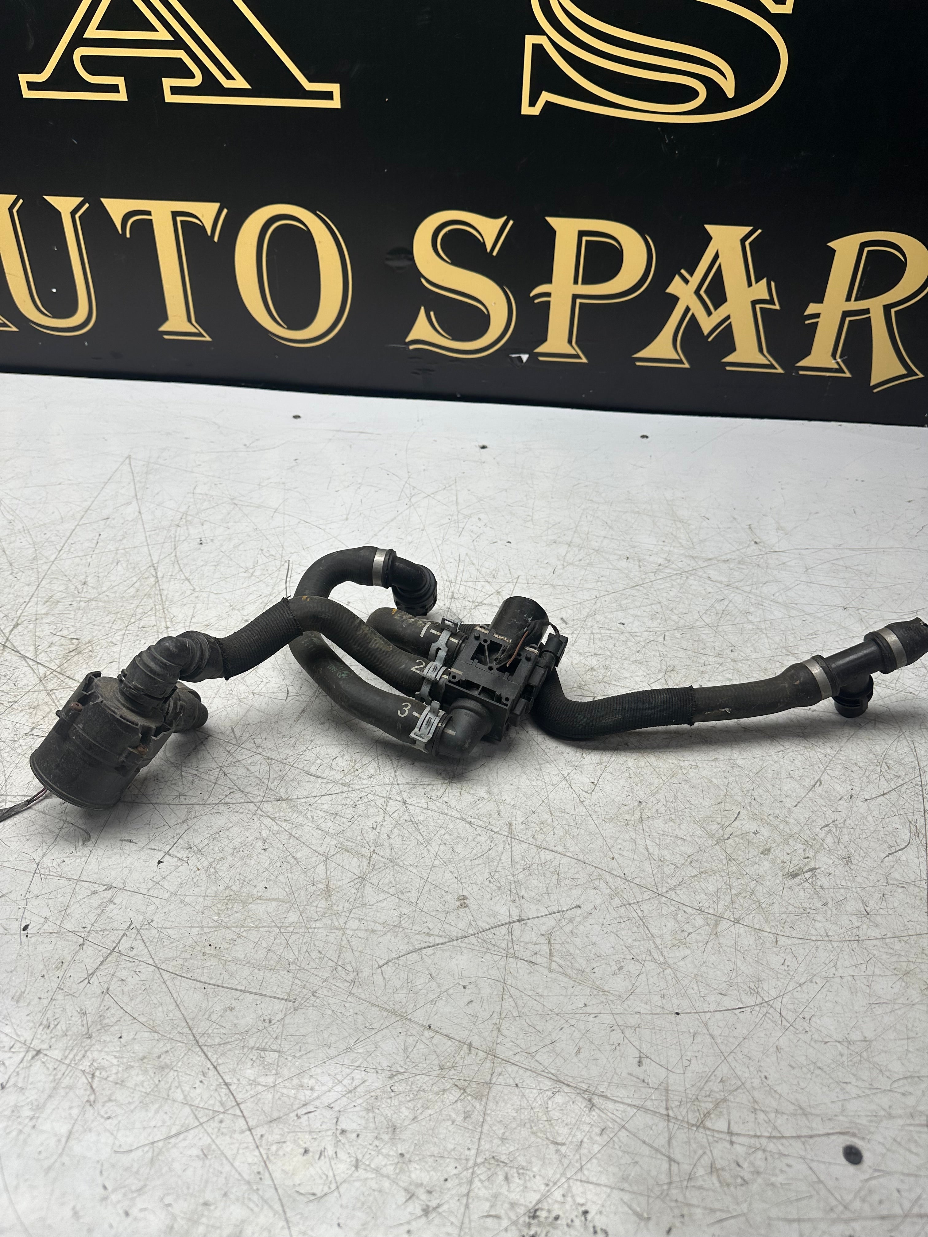 BMW 5 Series Cooling Hose ASSEMBLEY 2284331 2284288(2010–2017)