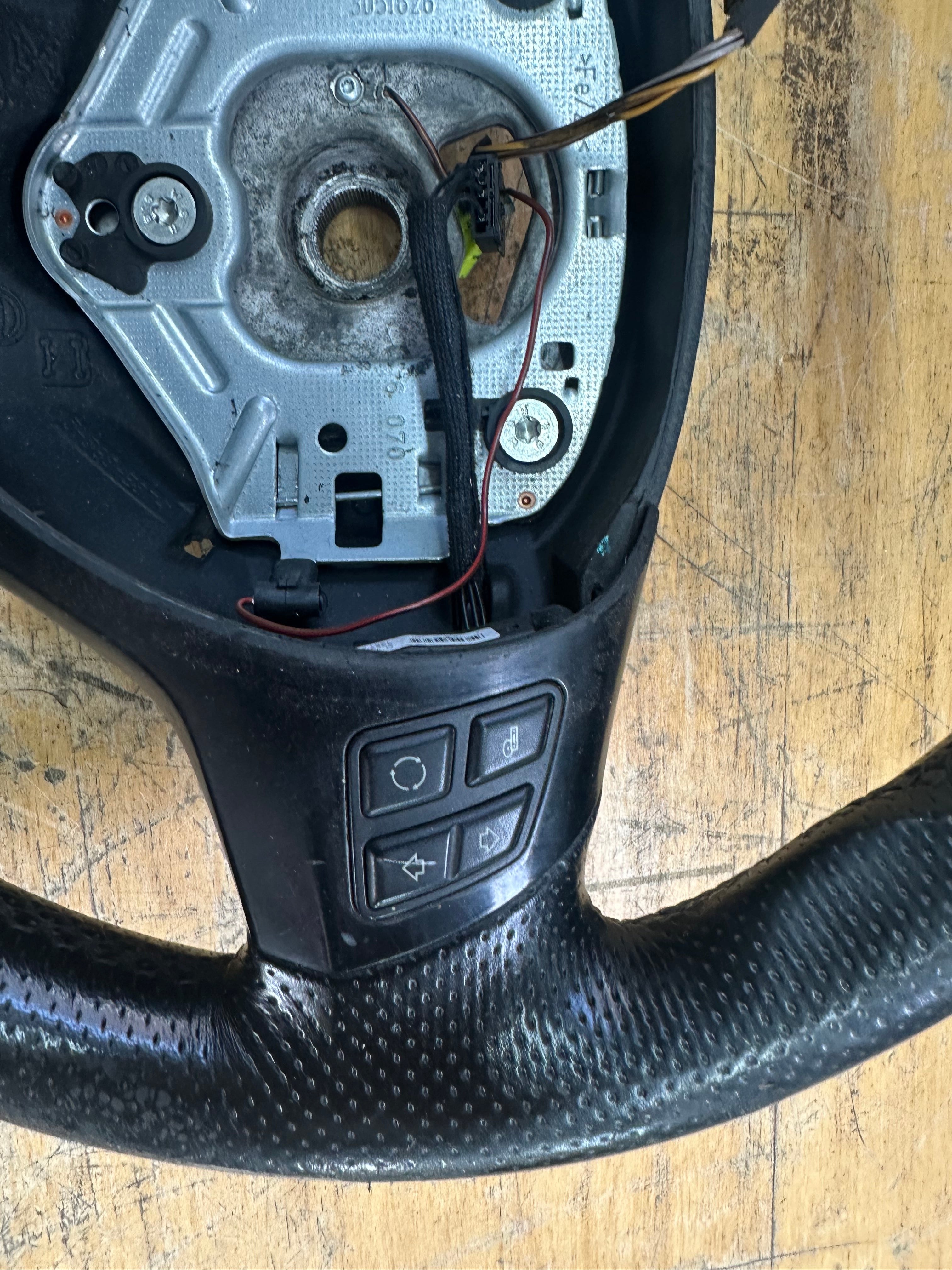 BMW 3 Series M E90 E92 E82 E84 2010 Steering Wheel (7839075-01)