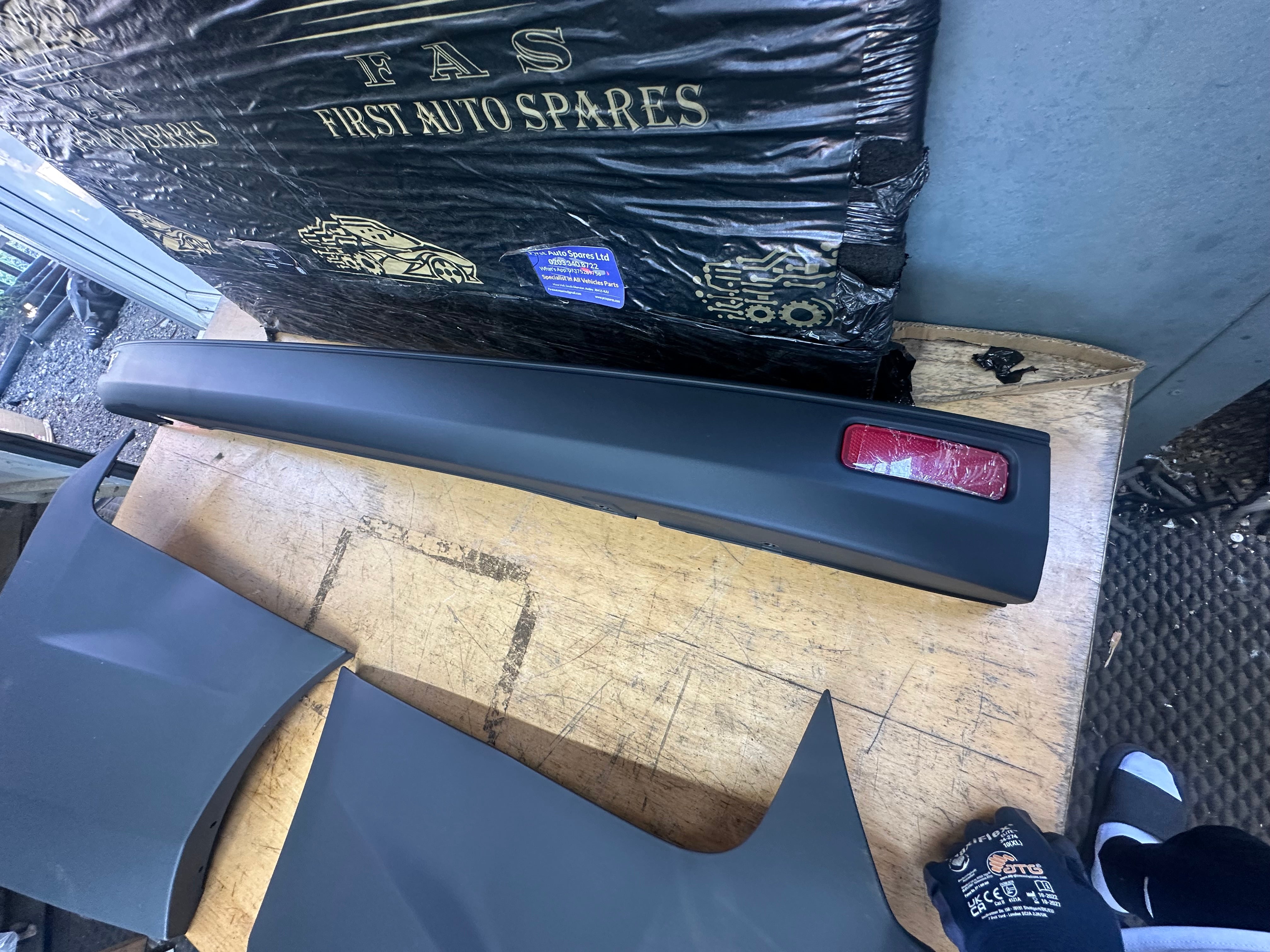 Ford Transit Custom 2014–2023 Rear Complete Bumper (In 3 Pieces)