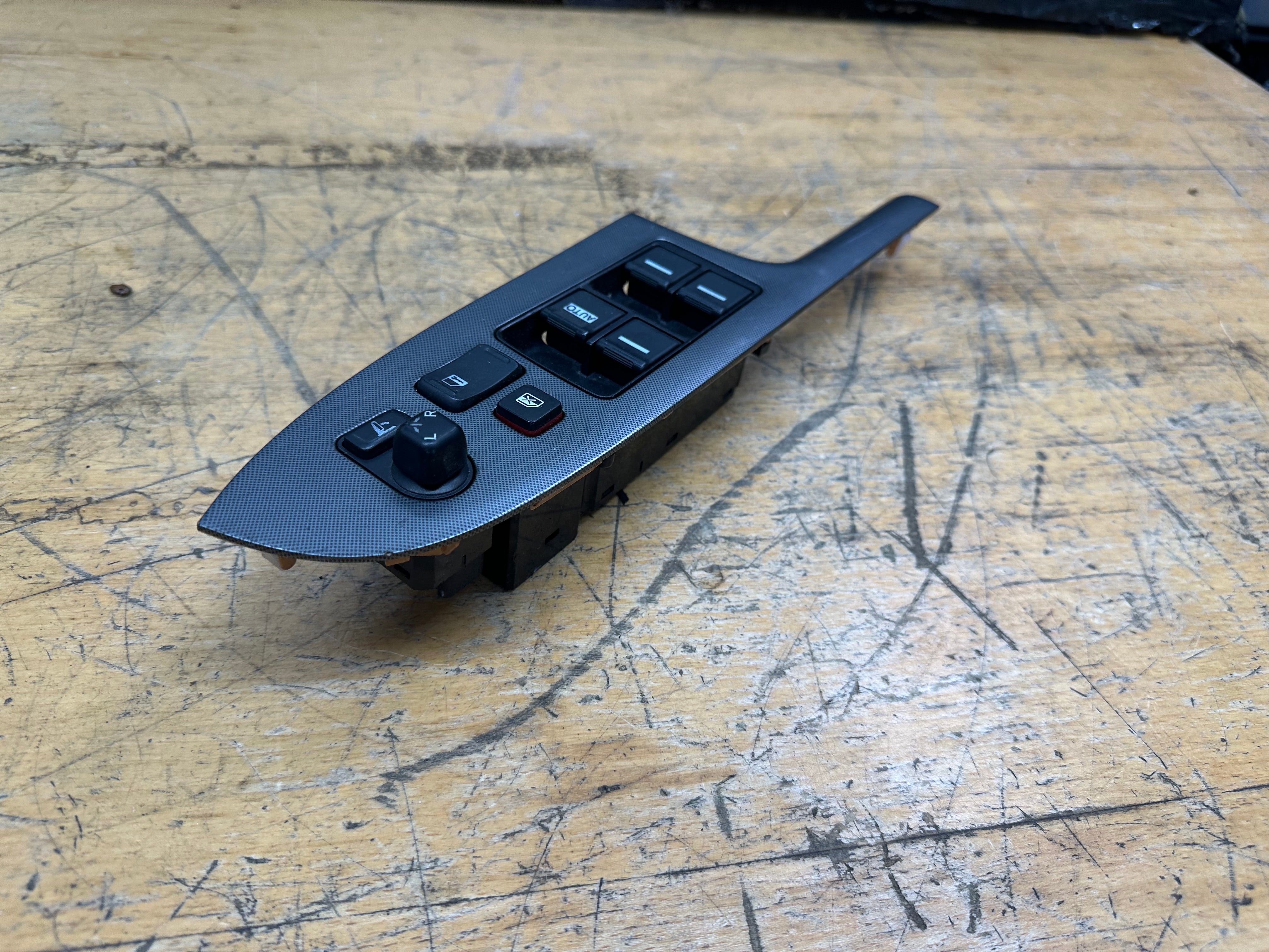 Honda Accord 2008 Front Right Driver's Door Window Switch (83541-SEA)