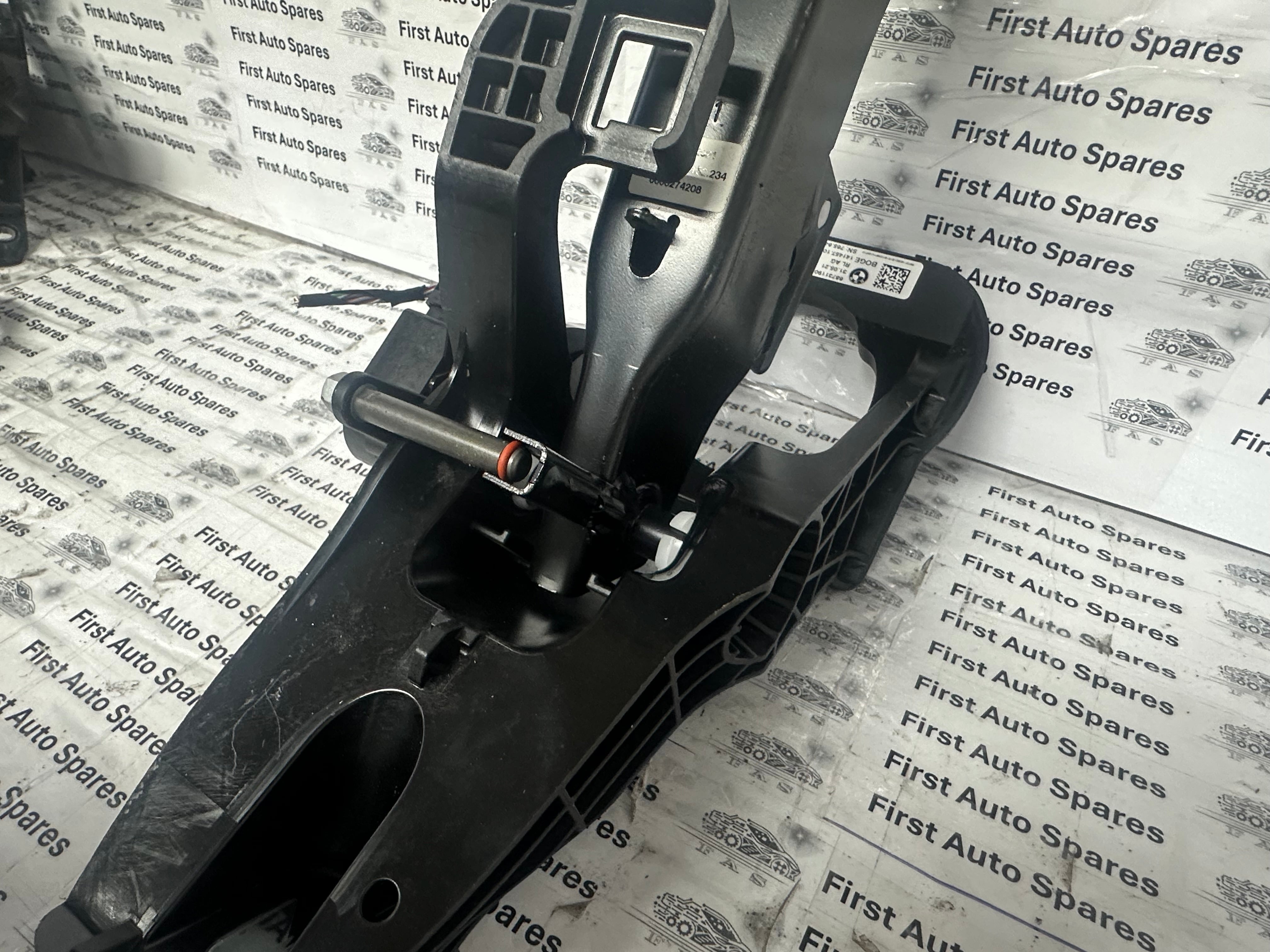 BMW 3 Series G20 G21 G28 2021 Brake Pedal (687311905) (762.135.152.234) (0006274208)