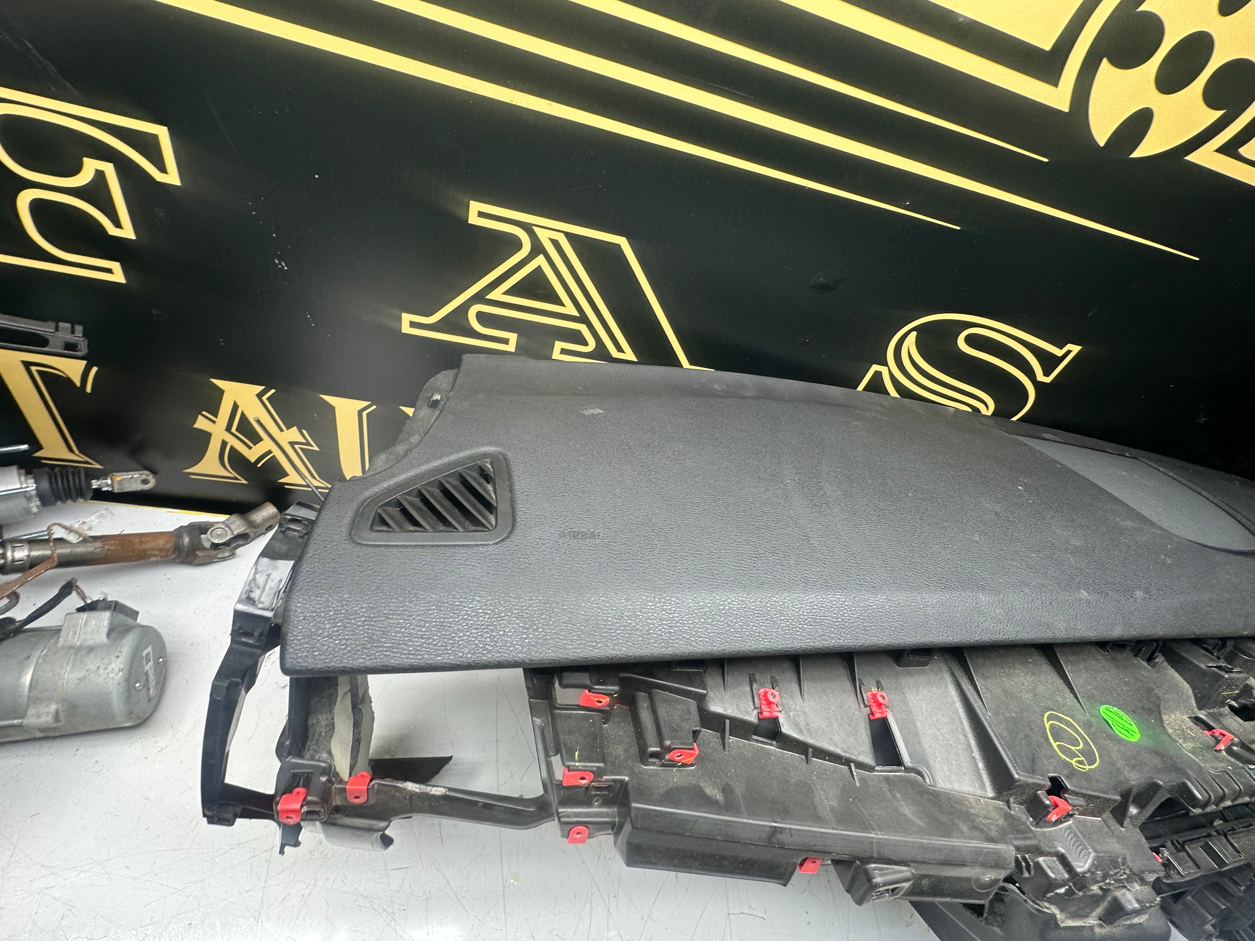 BMW X5 F15/F16 Complete Dashboard with Passenger Airbag (1028651-7) (4037468)