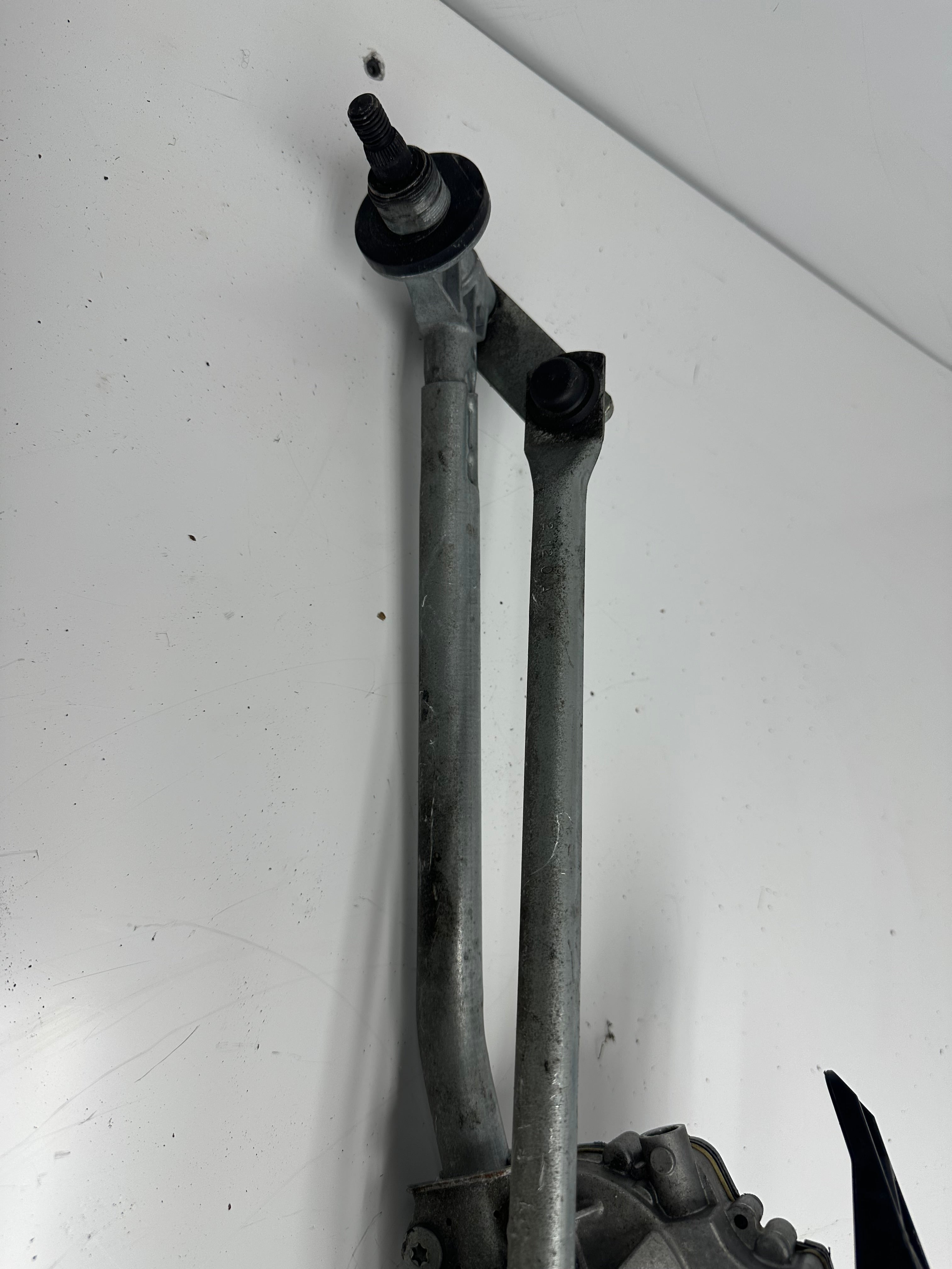 Mercedes Sprinter 2018-2023 Wiper Motor &Linkage Front (W000087789)