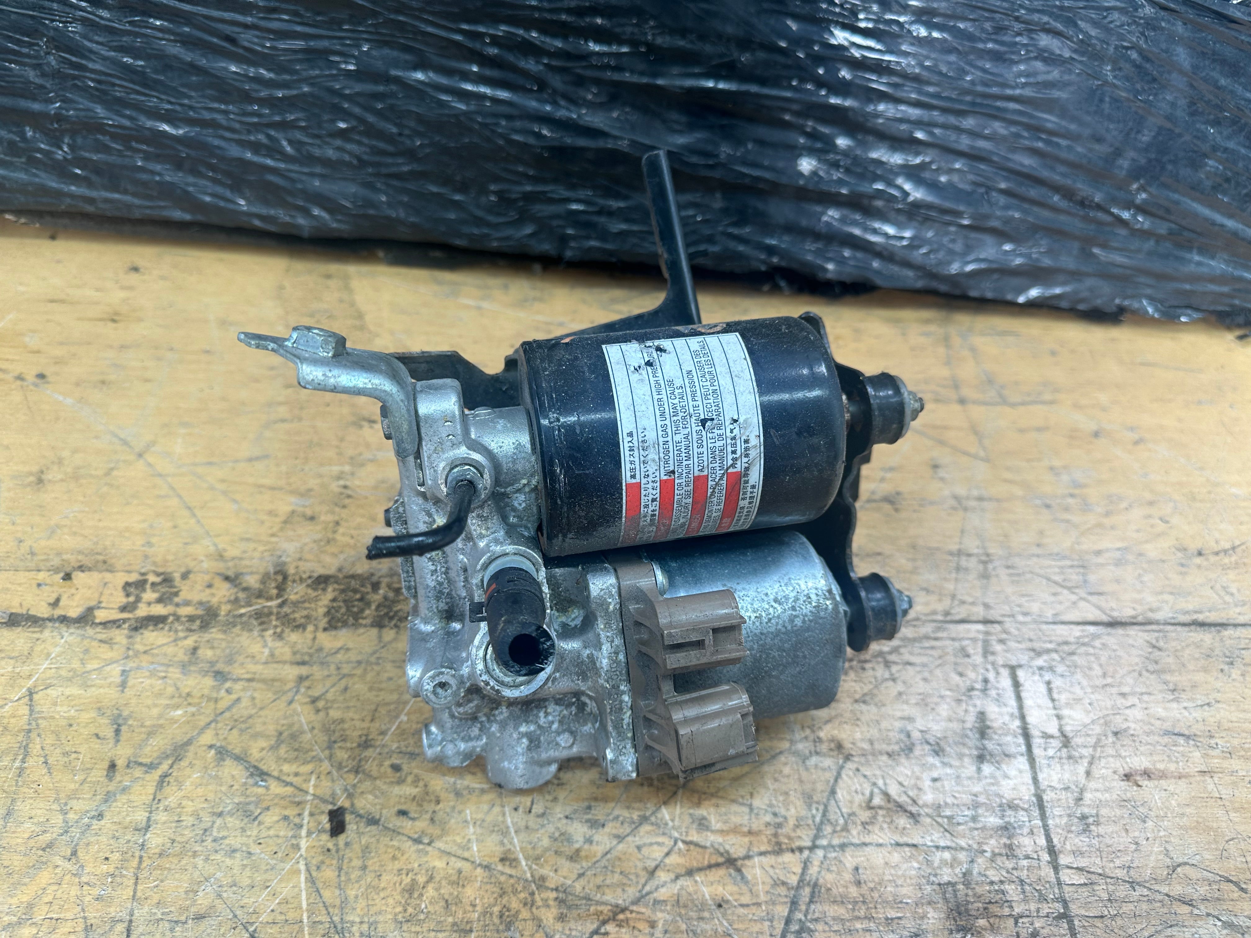 Toyota Yaris 2018 / Prius / Auris / Lexus ABS Pump Brake Booster (47070-12010)
