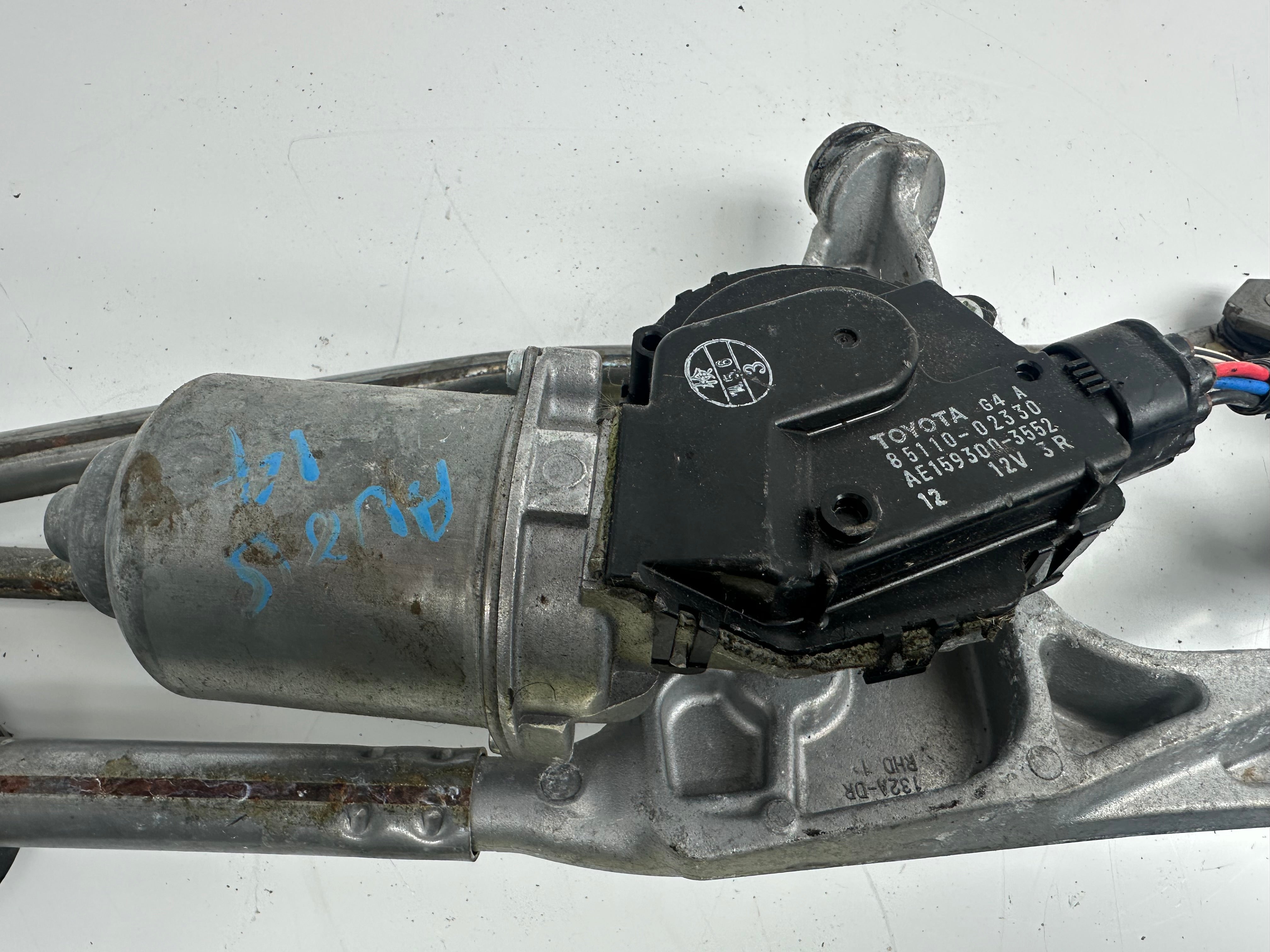 Toyota Auris 2012-2018 Front Wiper Motor & Linkage (85110-02330)
