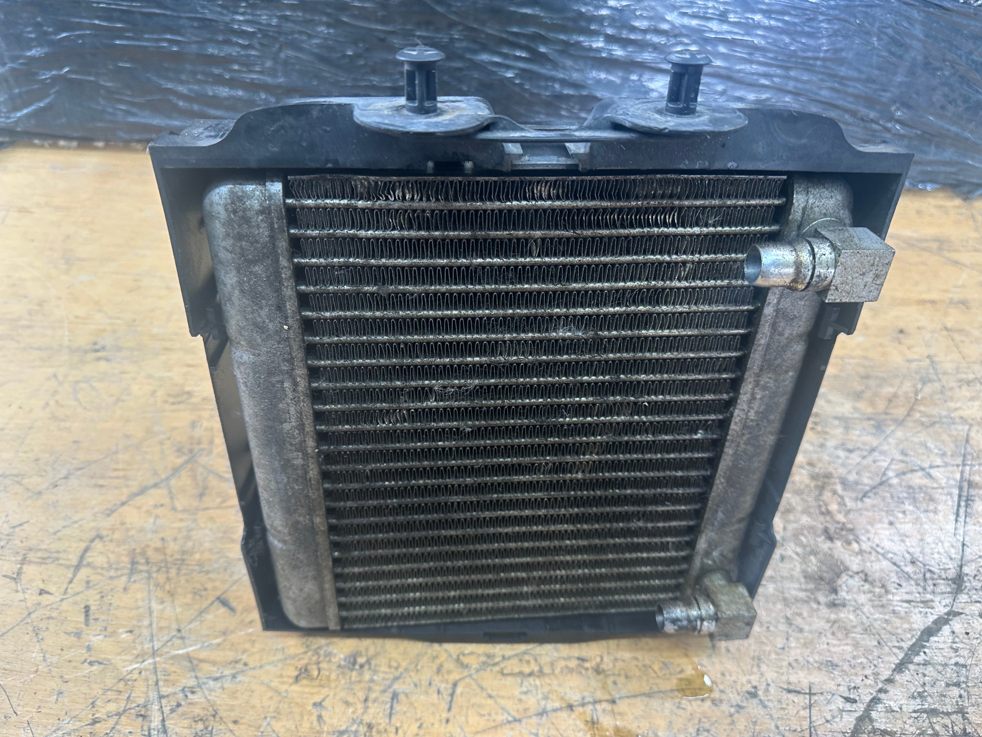 BMW 5 Series F10 Oil Radiator Cooler (7572542) (M9056003) (P8413002) (7572542-03)