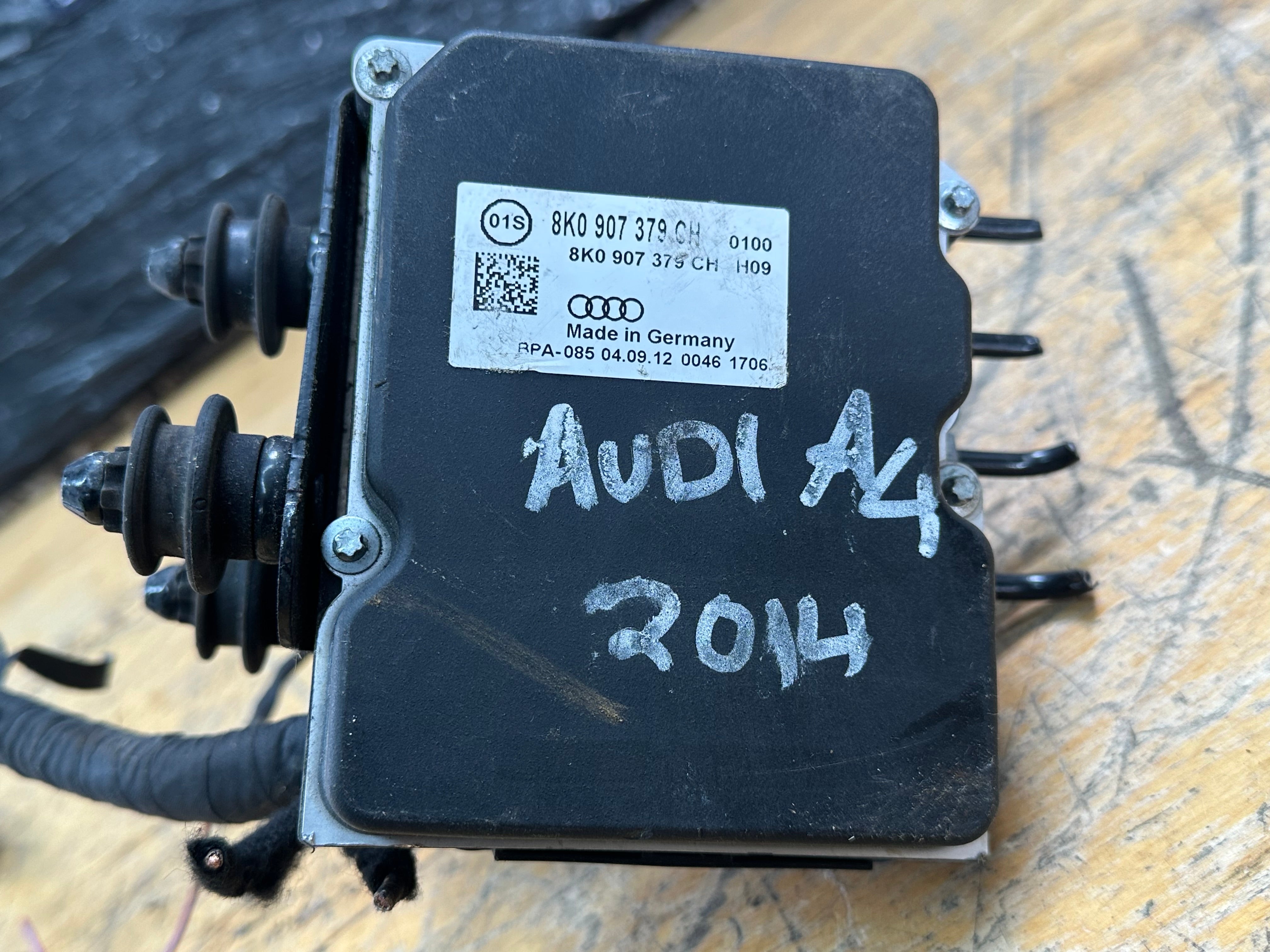 Audi A4 2014 2.0 ABS Pump Module (8K0907379CH)
