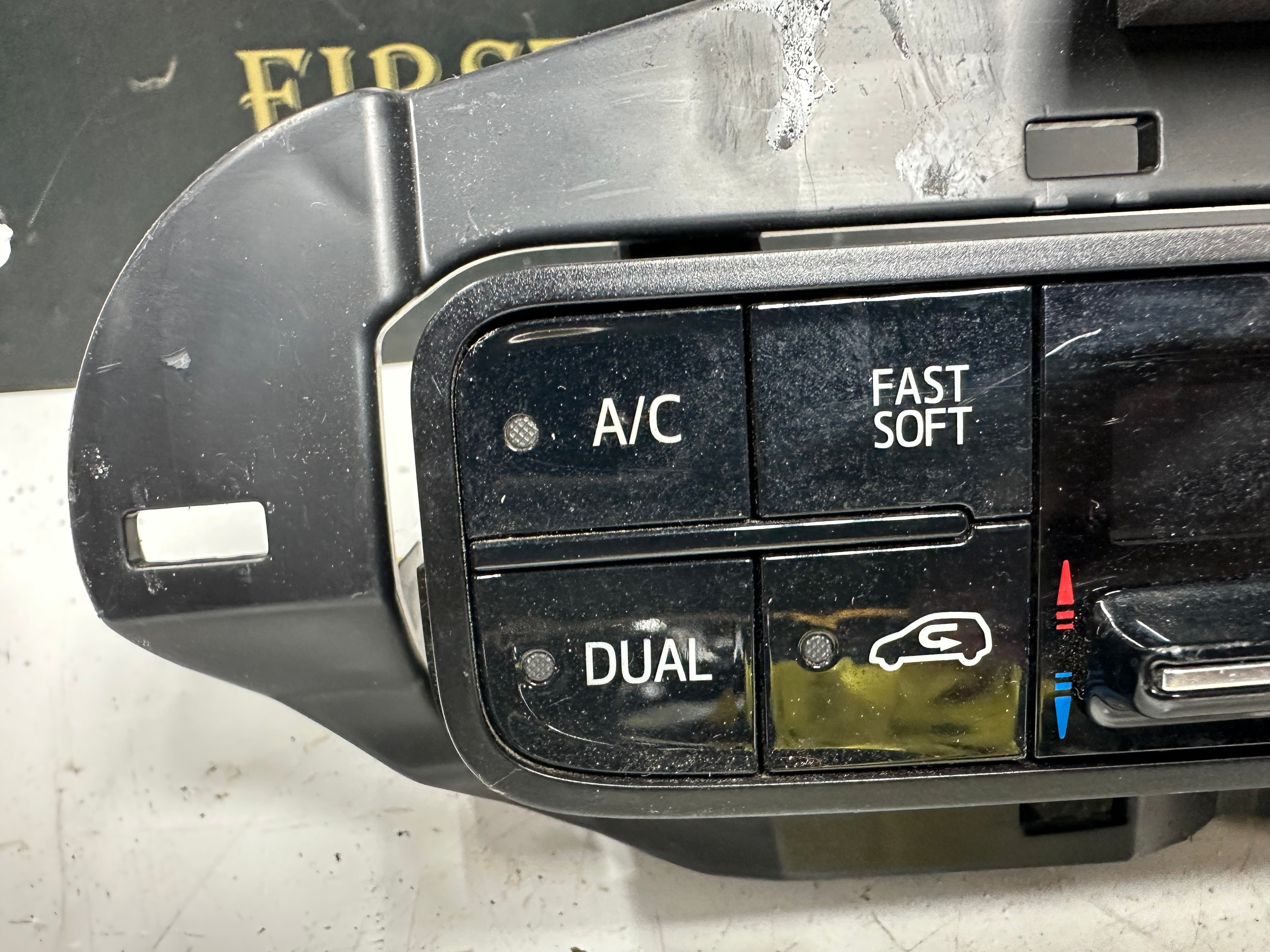 Toyota Auris Heater Control Panel (55468-02040) (75H695)