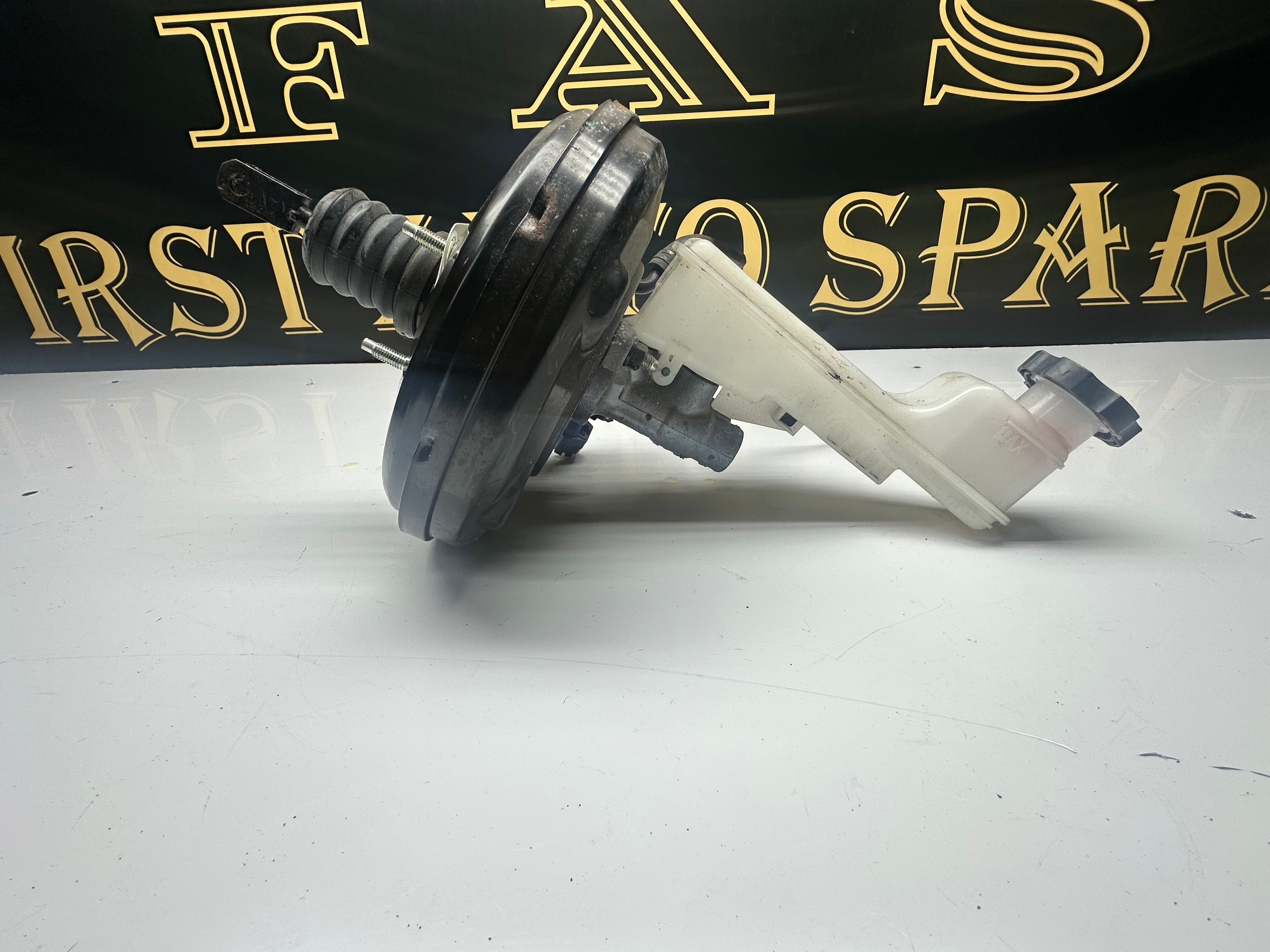Hyundai i10 2016 Brake Master Cylinder with Servo (58500-B9982) (KBX30567)