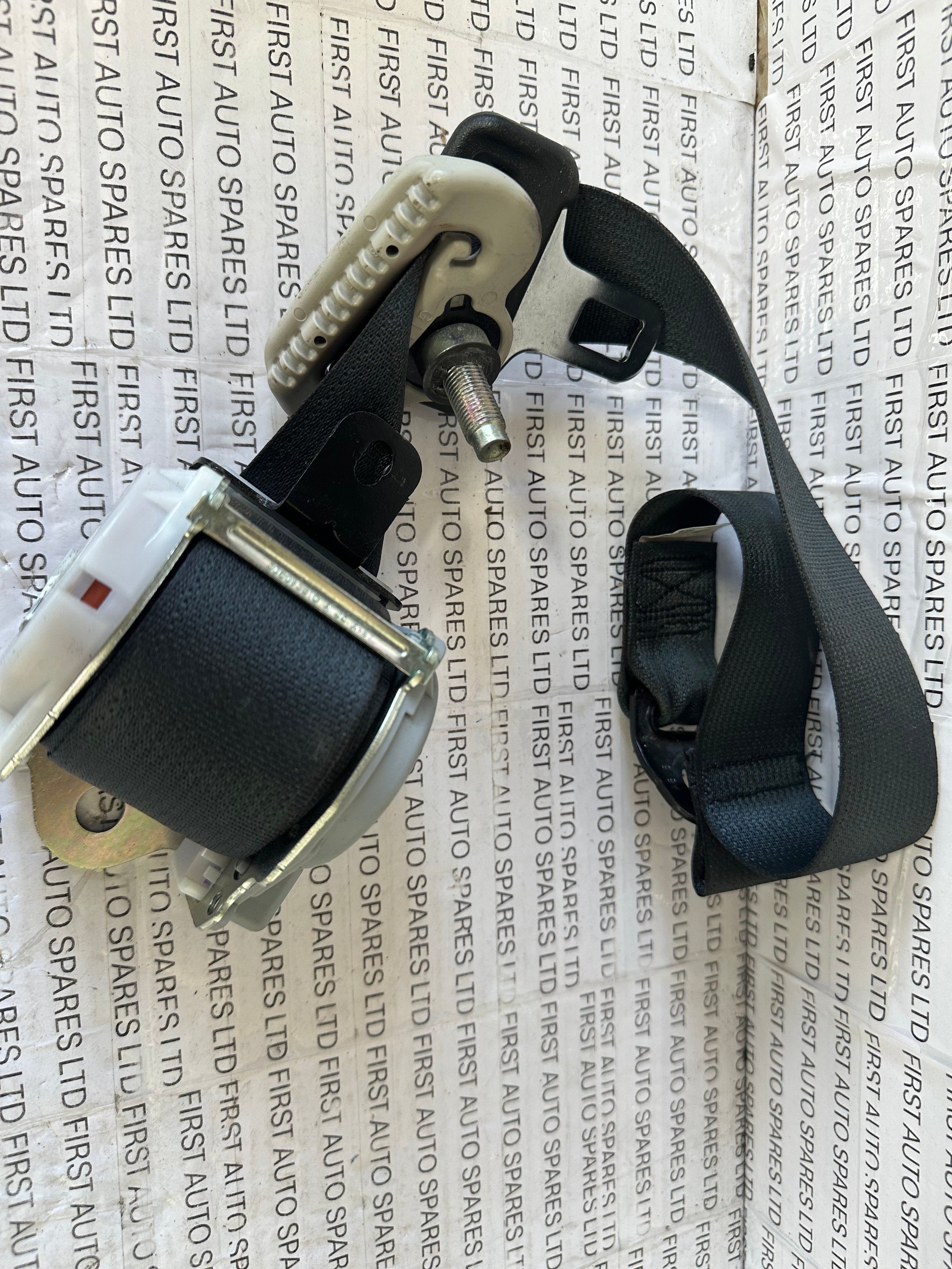 Nissan Note 2016 Rear Right Side Seat Belt (308176299JN7)