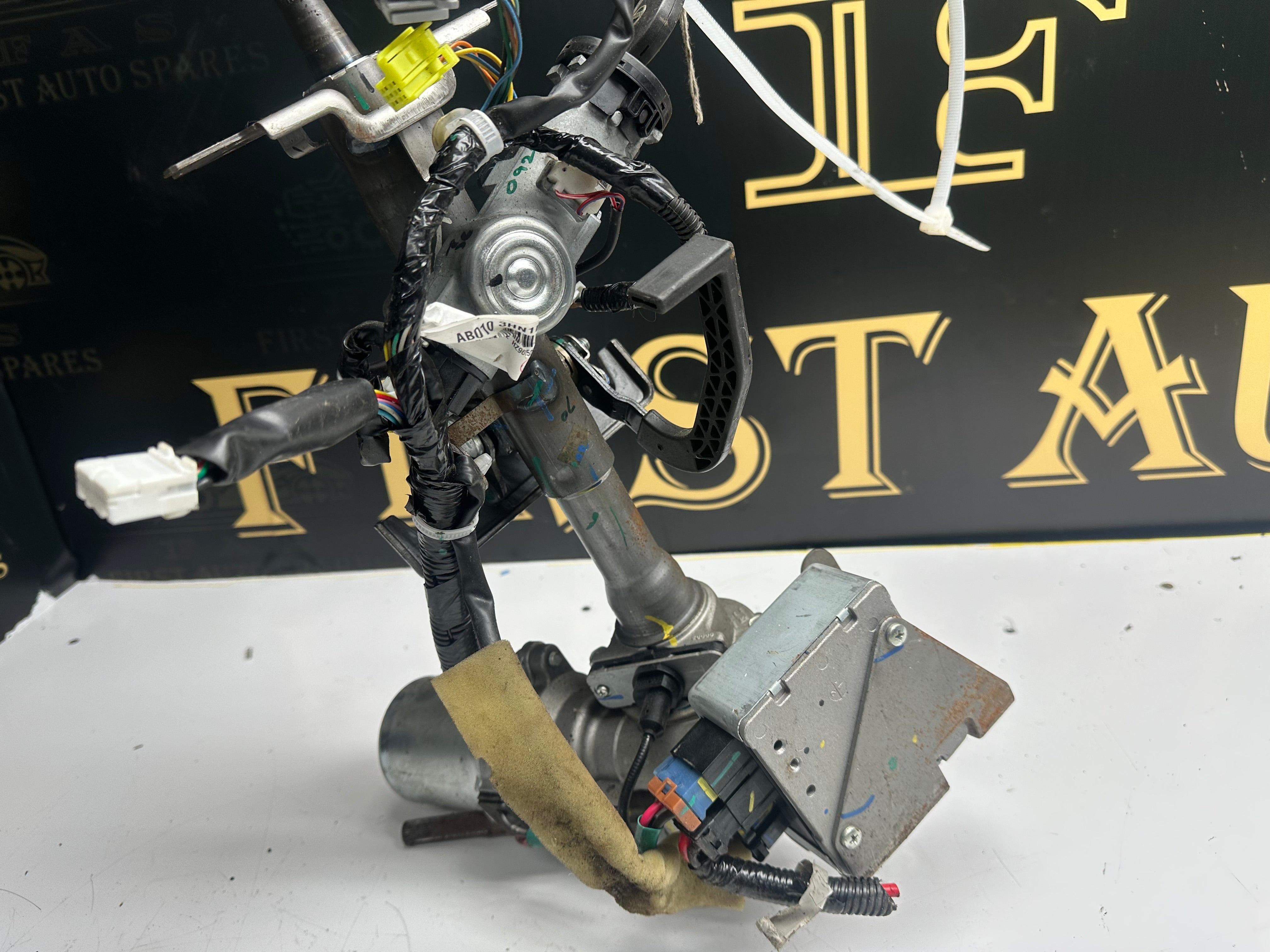 Nissan Micra Electric Steering Column with Key (JJ001-000505A) (28500-1HA1A)