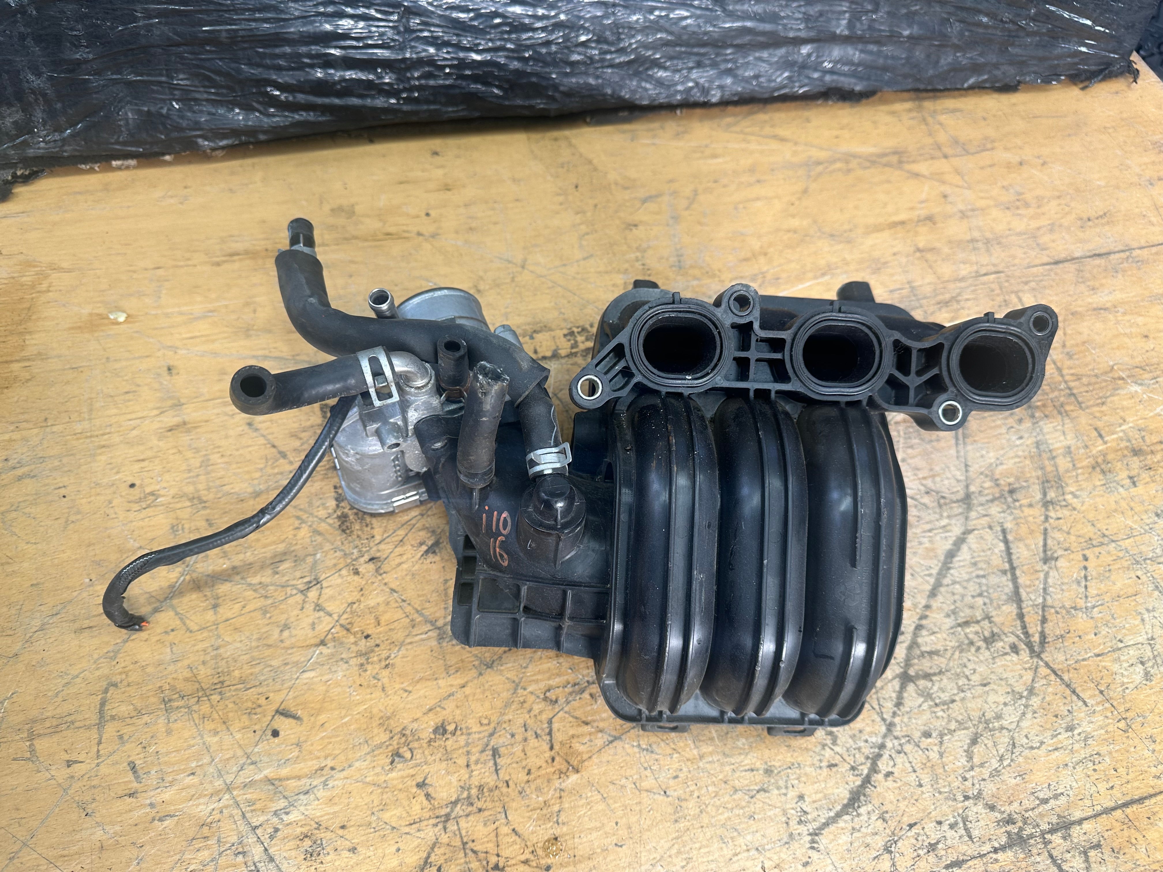 Hyundai i10 2016 Inlet Intake Manifold & Throttle Body (35100-04200)