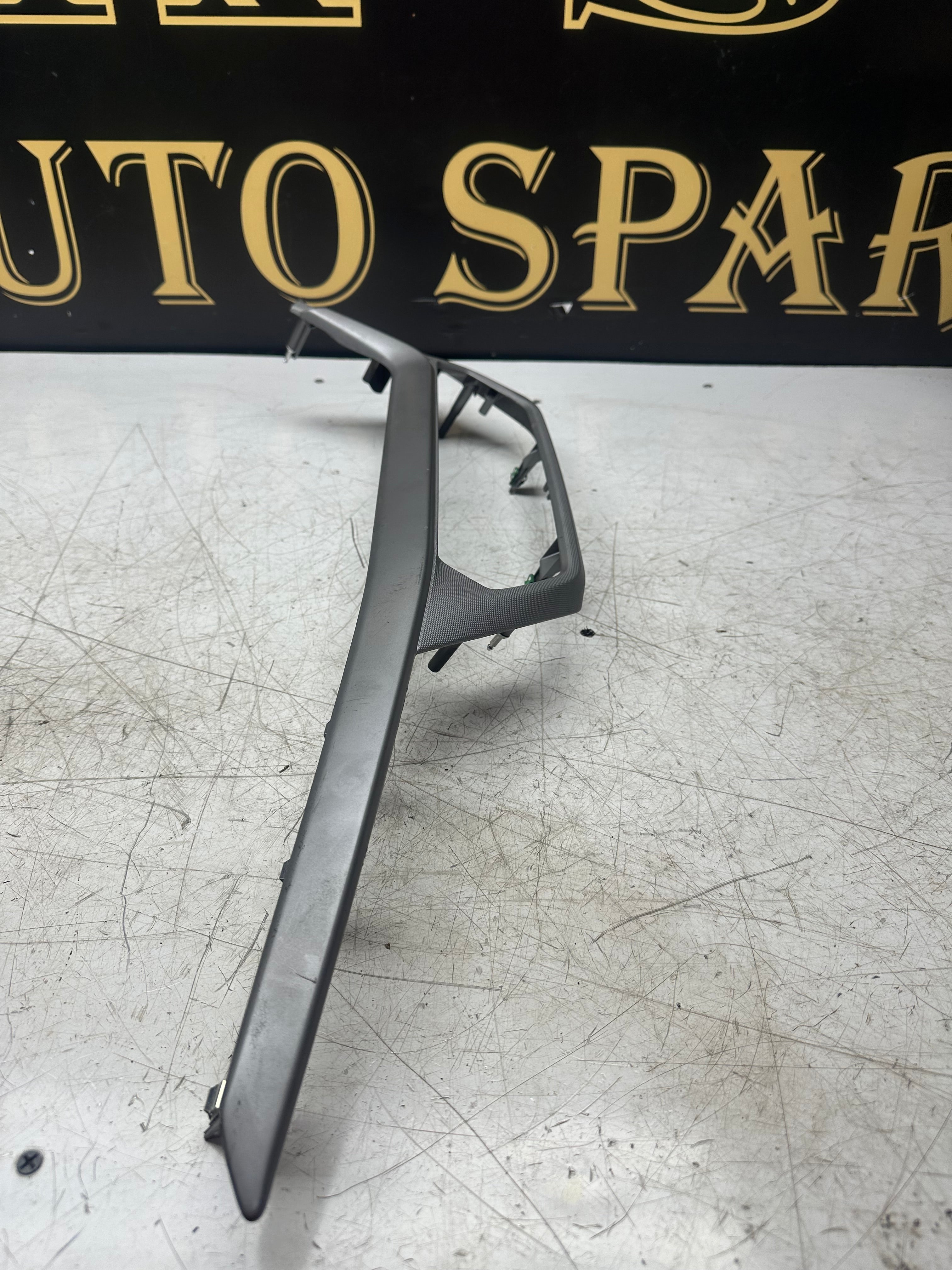 BMW 1 Series F40 Dashboard Centre Trim Cover (2020–Present)(6823305)