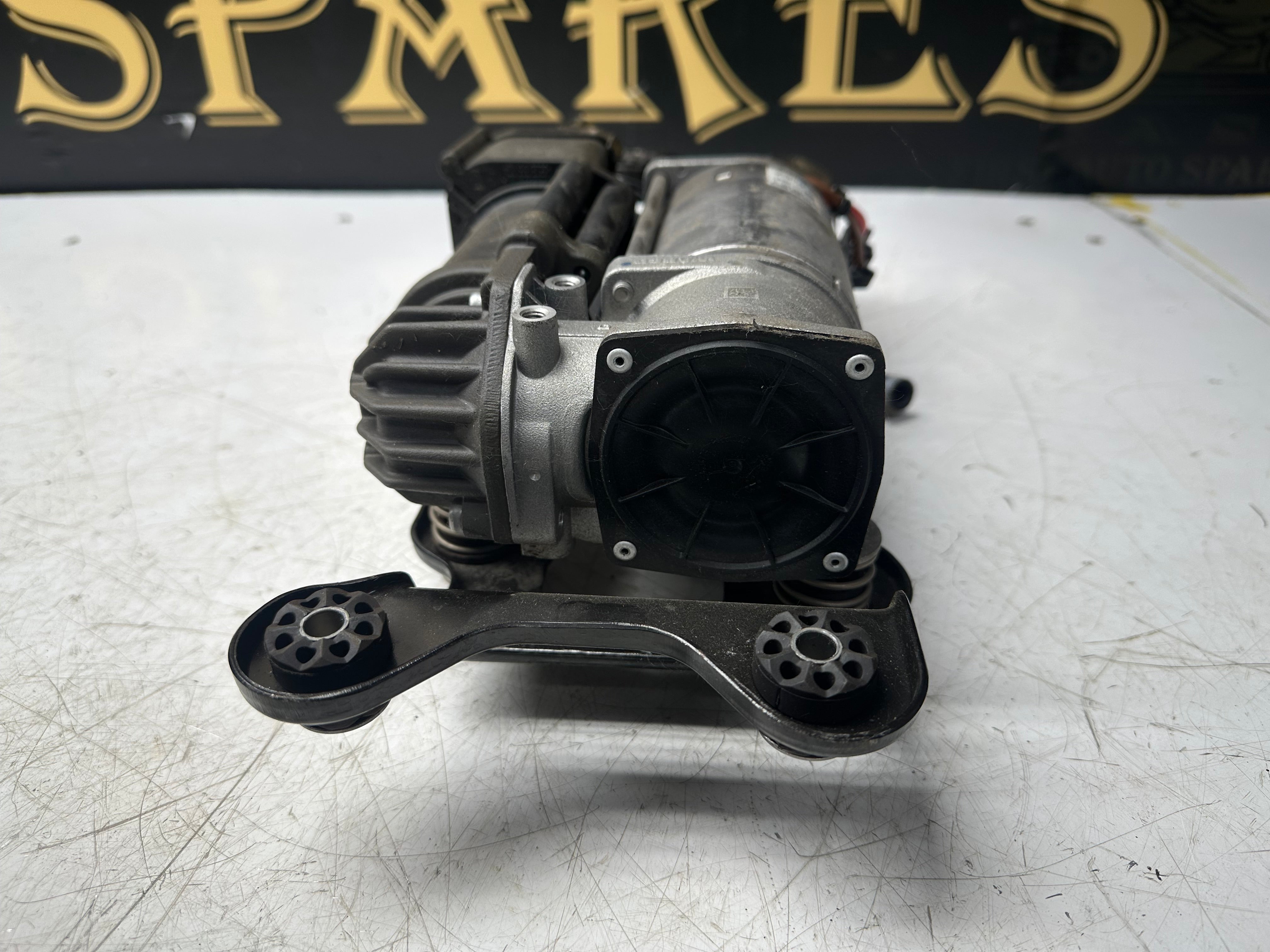 BMW X5 X6 2013–2019 Air Suspension Compressor Pump (26071611)