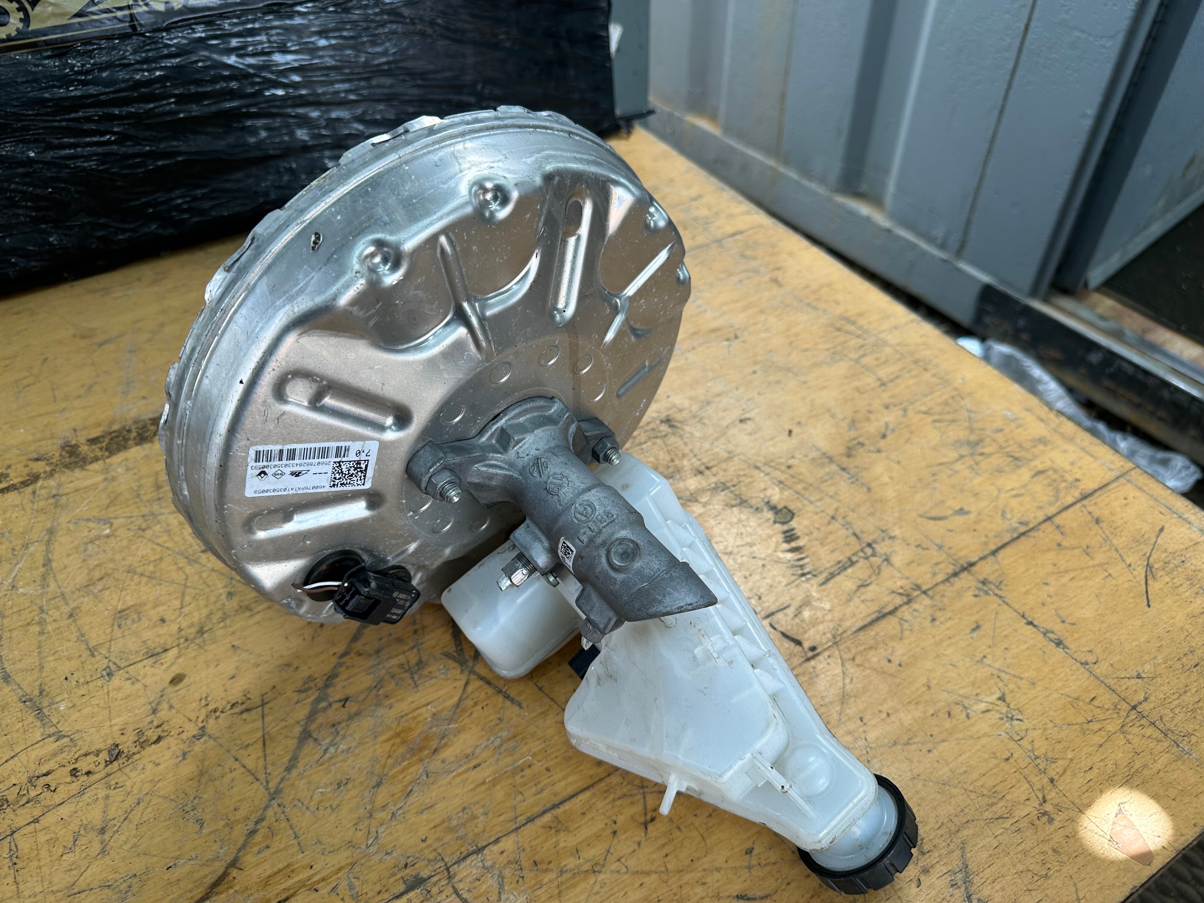 Nissan Juke 2022 MK2 F16 Brake Servo & Master Cylinder (46007-6PA1A)