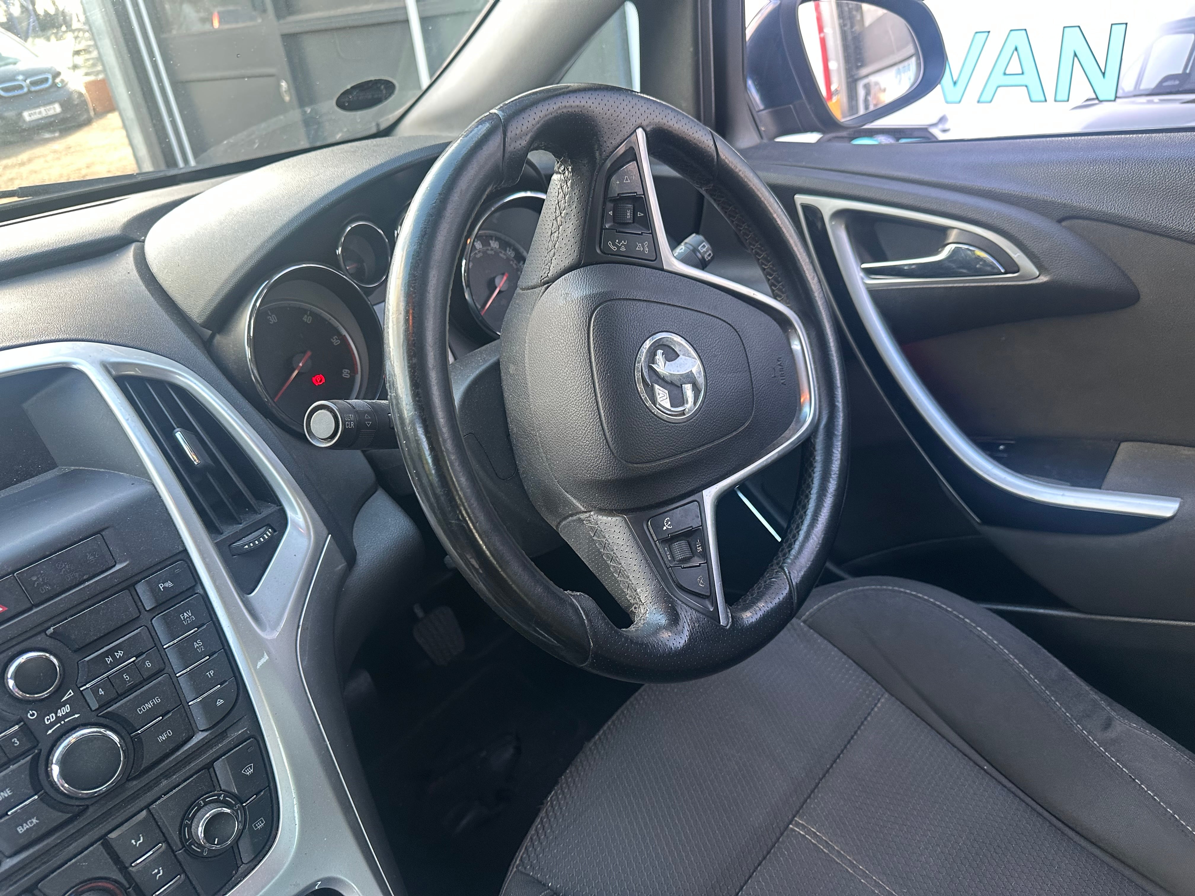 Vauxhall Astra SRi CDTi 2010 For Parts or Full Vehicle Sale (Price For A Wheel Nut Only)