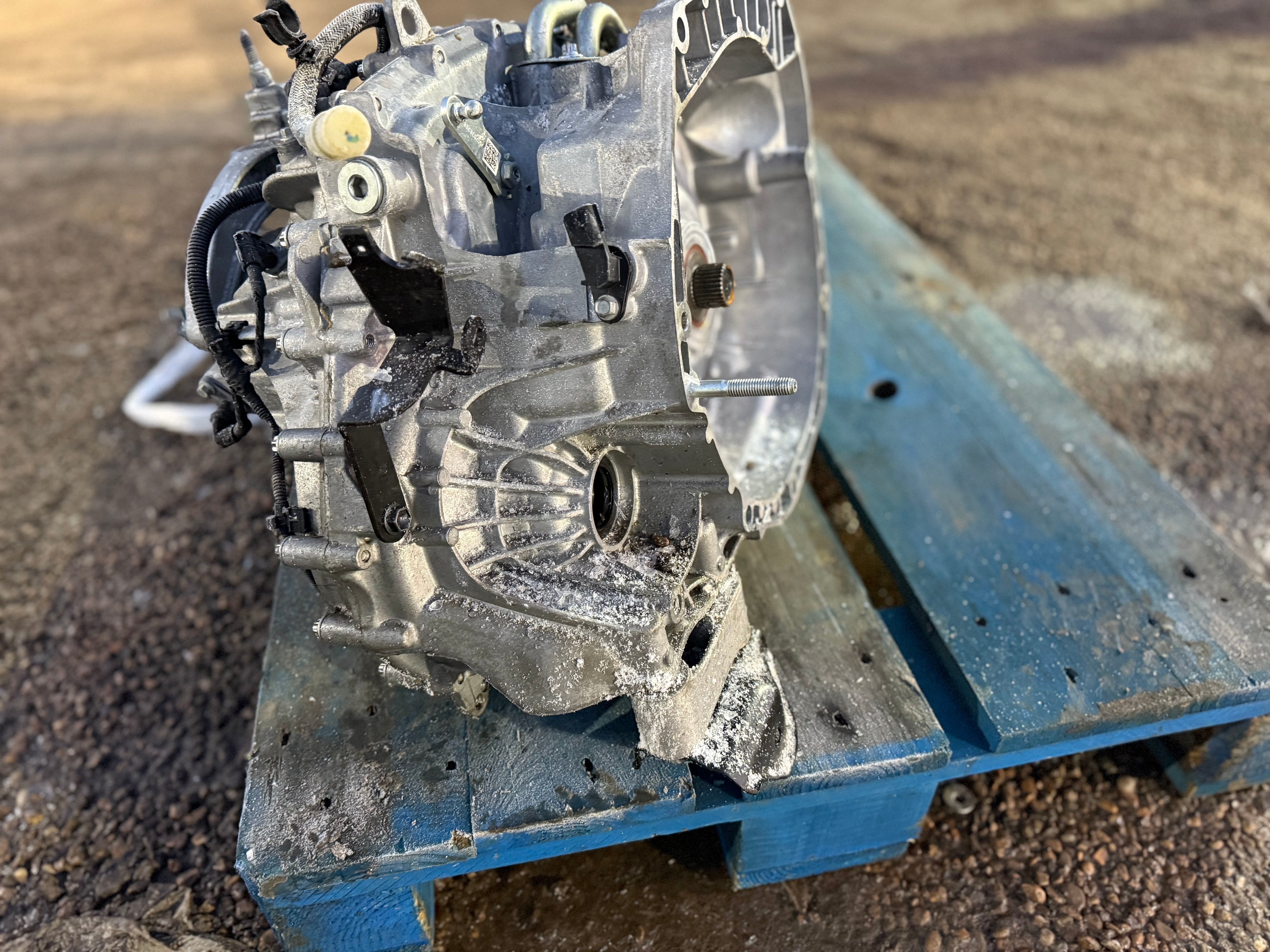 Nissan Juke F16 Petrol Automatic Gearbox (320105590R)