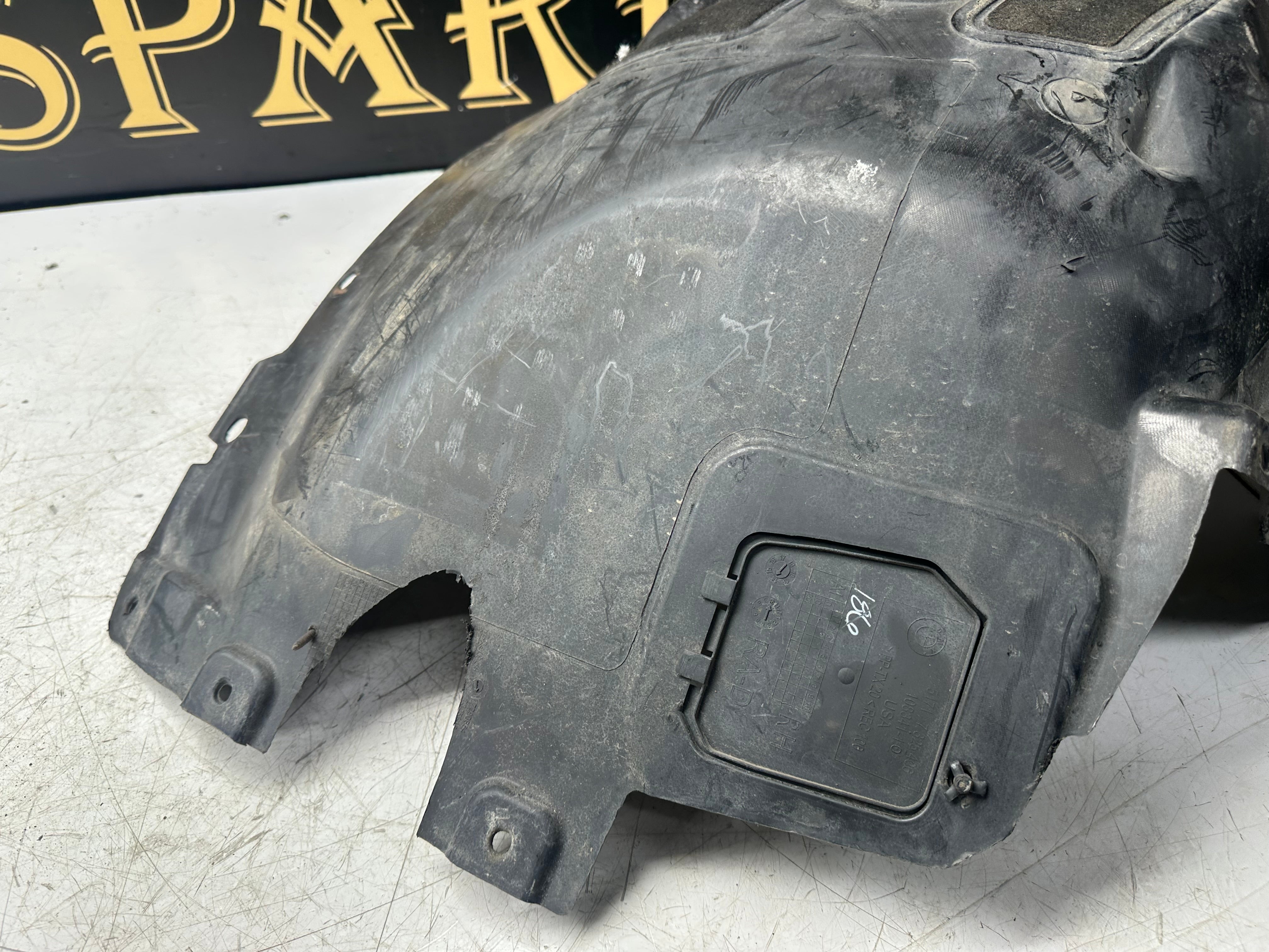 BMW X5 F15 F85 Front Right O/S Wheel Arch Cover Liner (7290854)