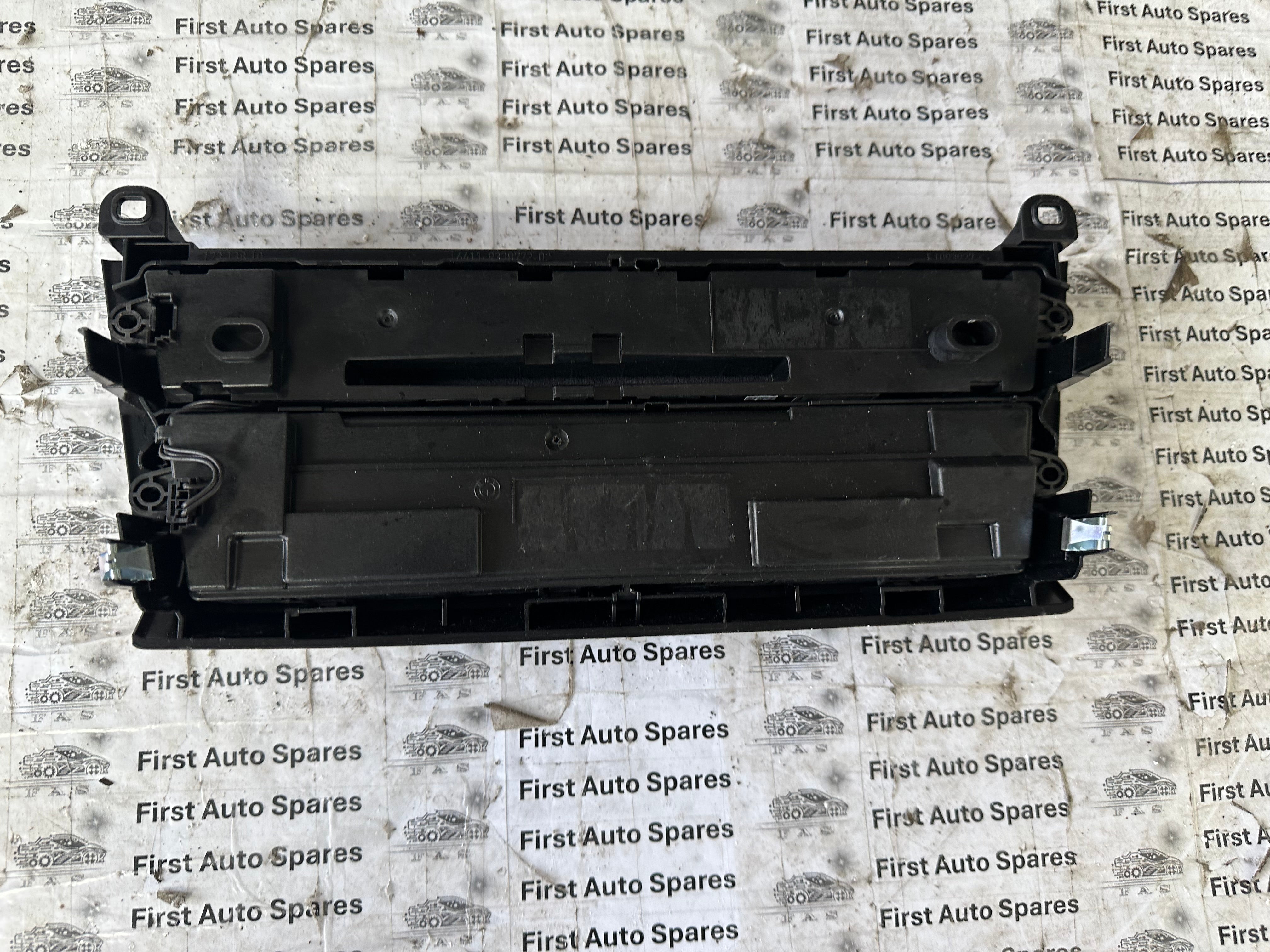 BMW 1 Series F20 F21 LCI A/C Climate Control Panel (9338772)
