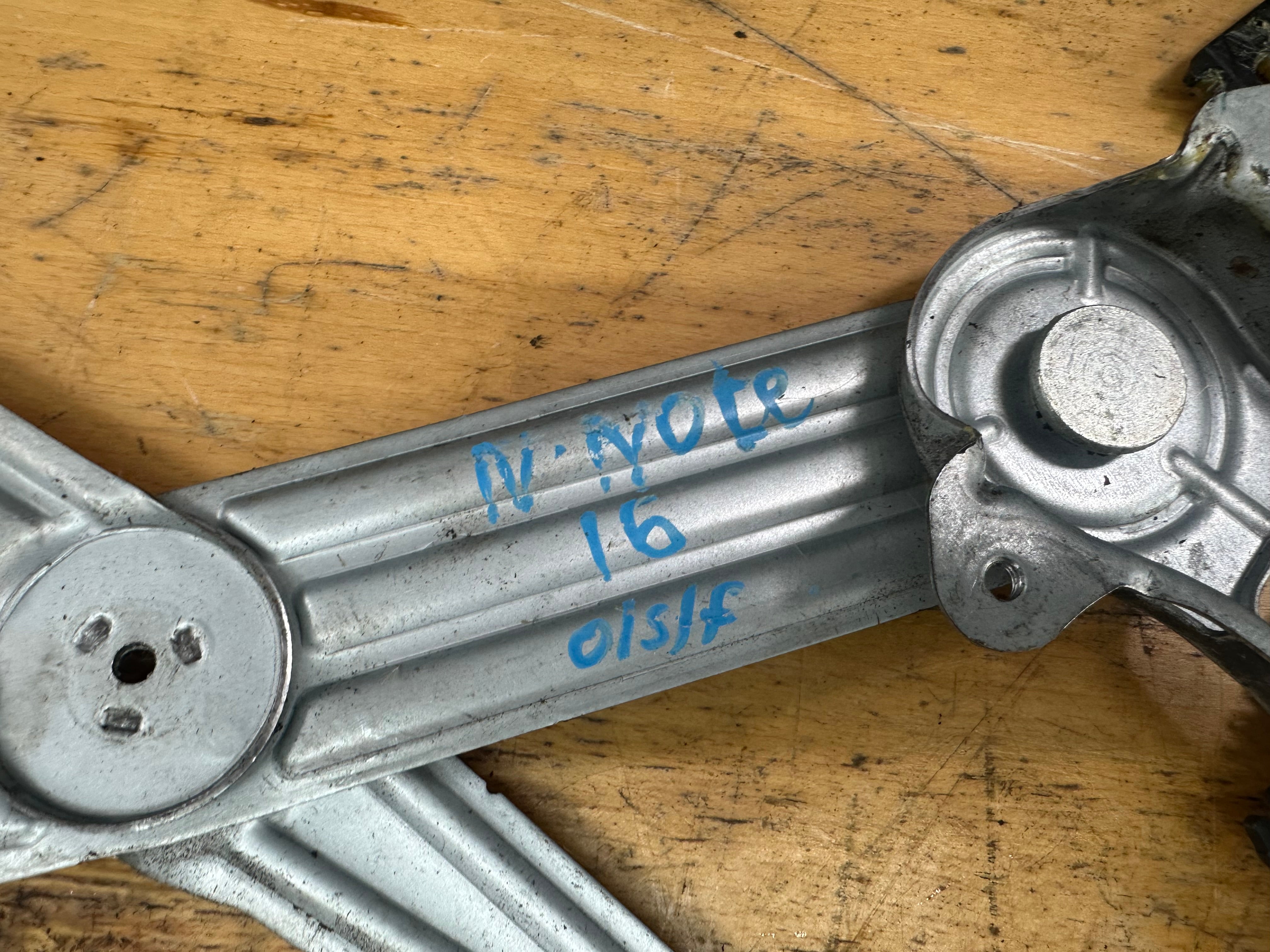 Toyota Yaris 2021 Right Driver’s Front O/S/R Manual Window Regulator