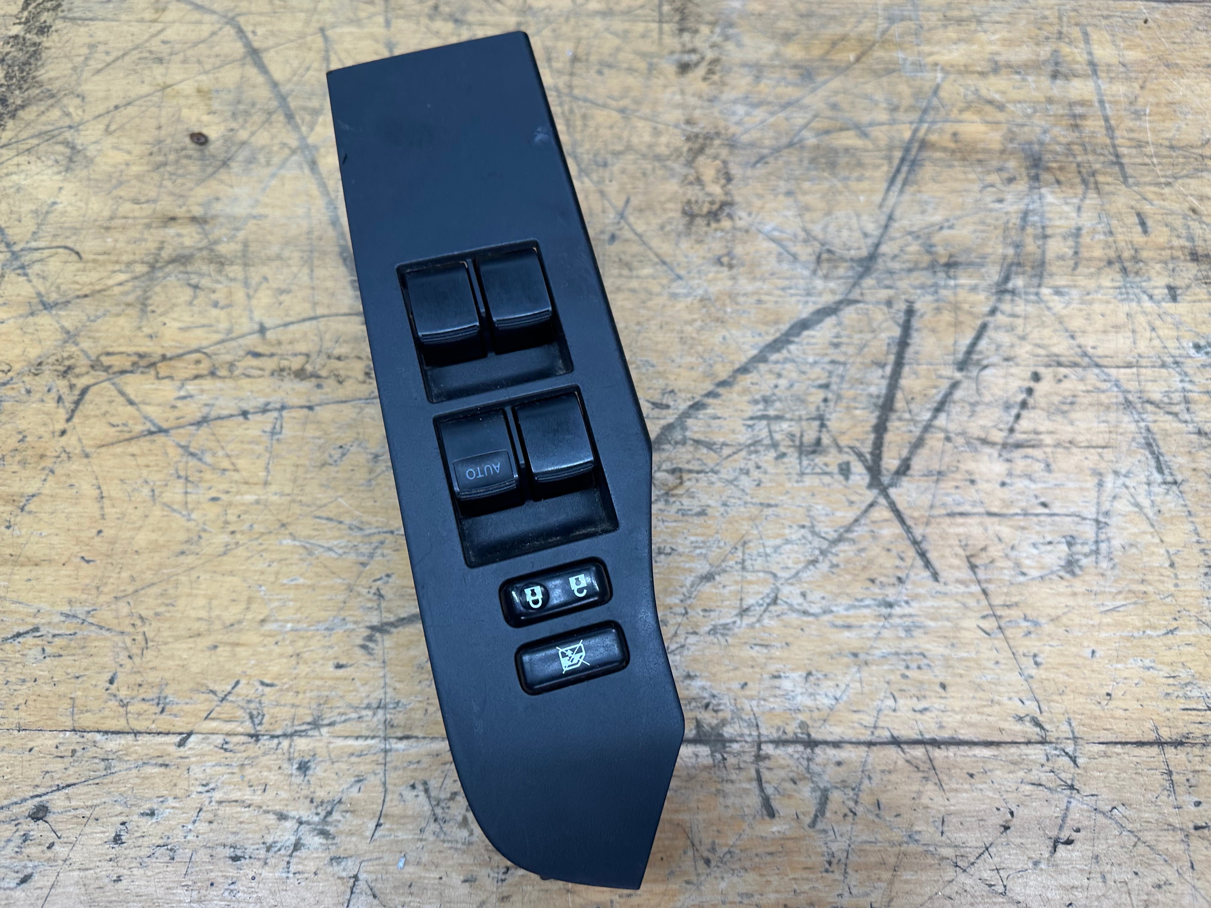 Toyota Auris 2013 Front Right Window Master Control Switch (74231-02D30)