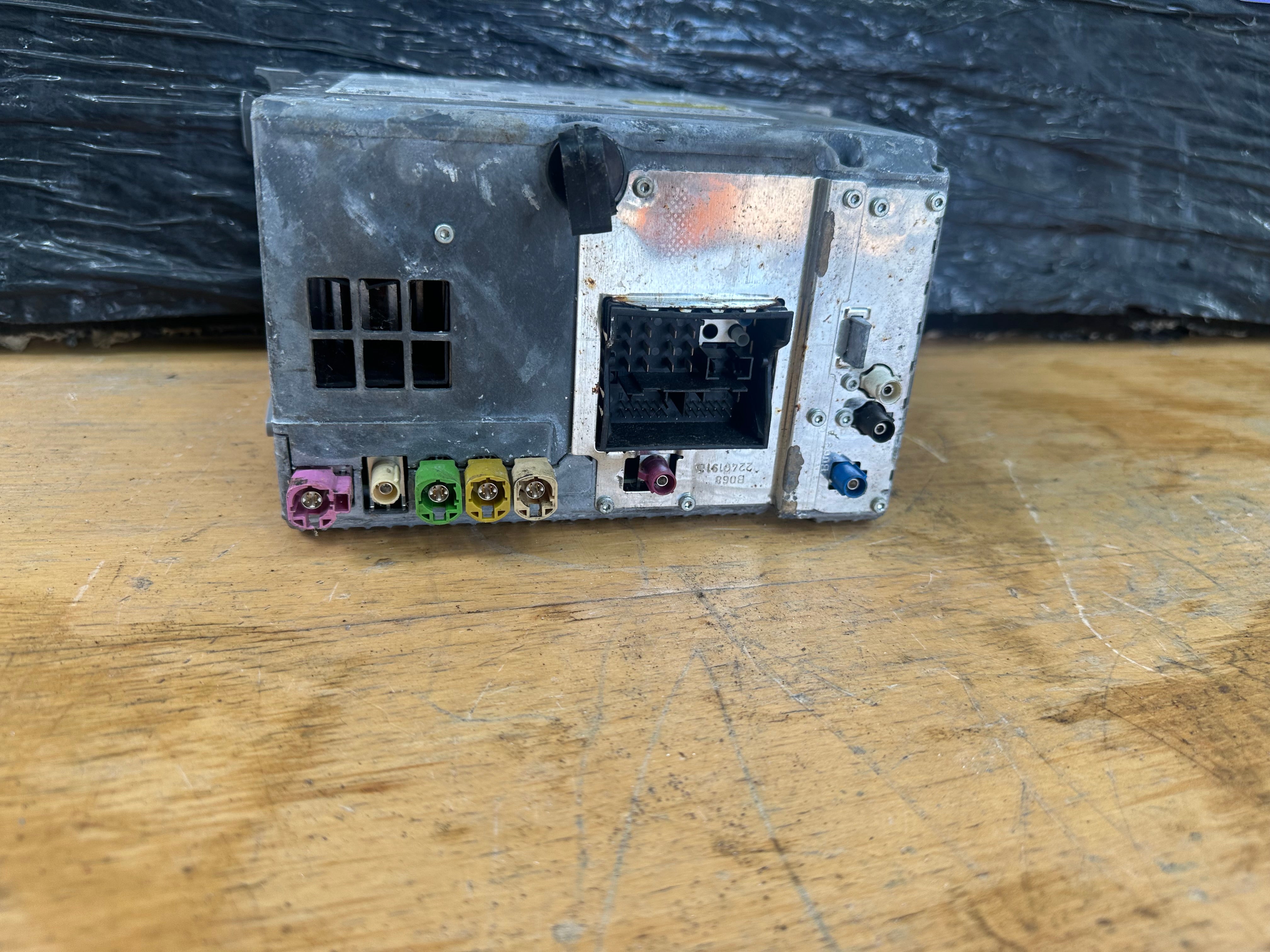 BMW 5 Series 2009-2015 Stereo Radio CD Head Unit (9311035) (931103501)