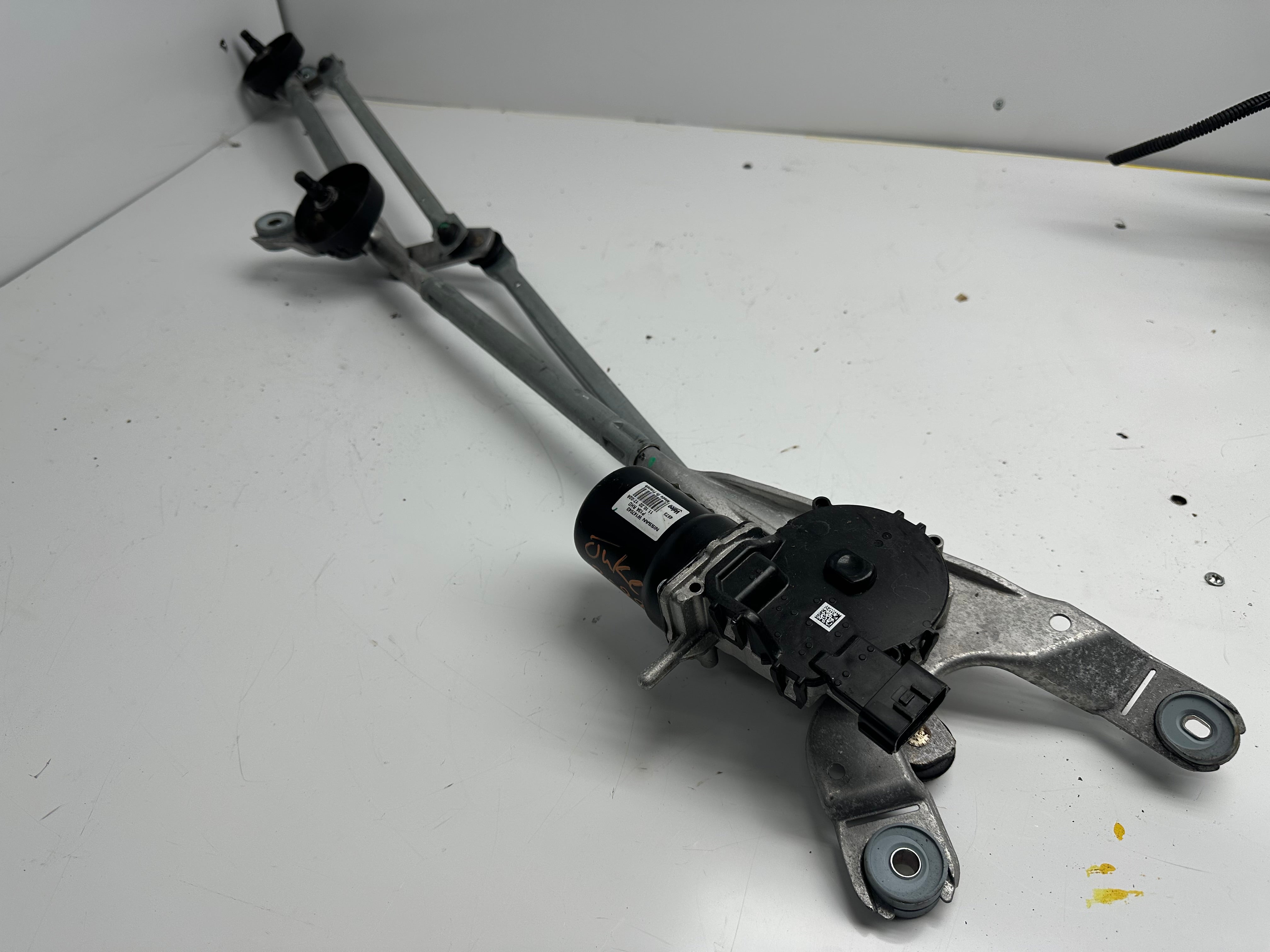 Nissan Juke F16 Front Wiper Motor & Linkage (288006PA0A W147043)