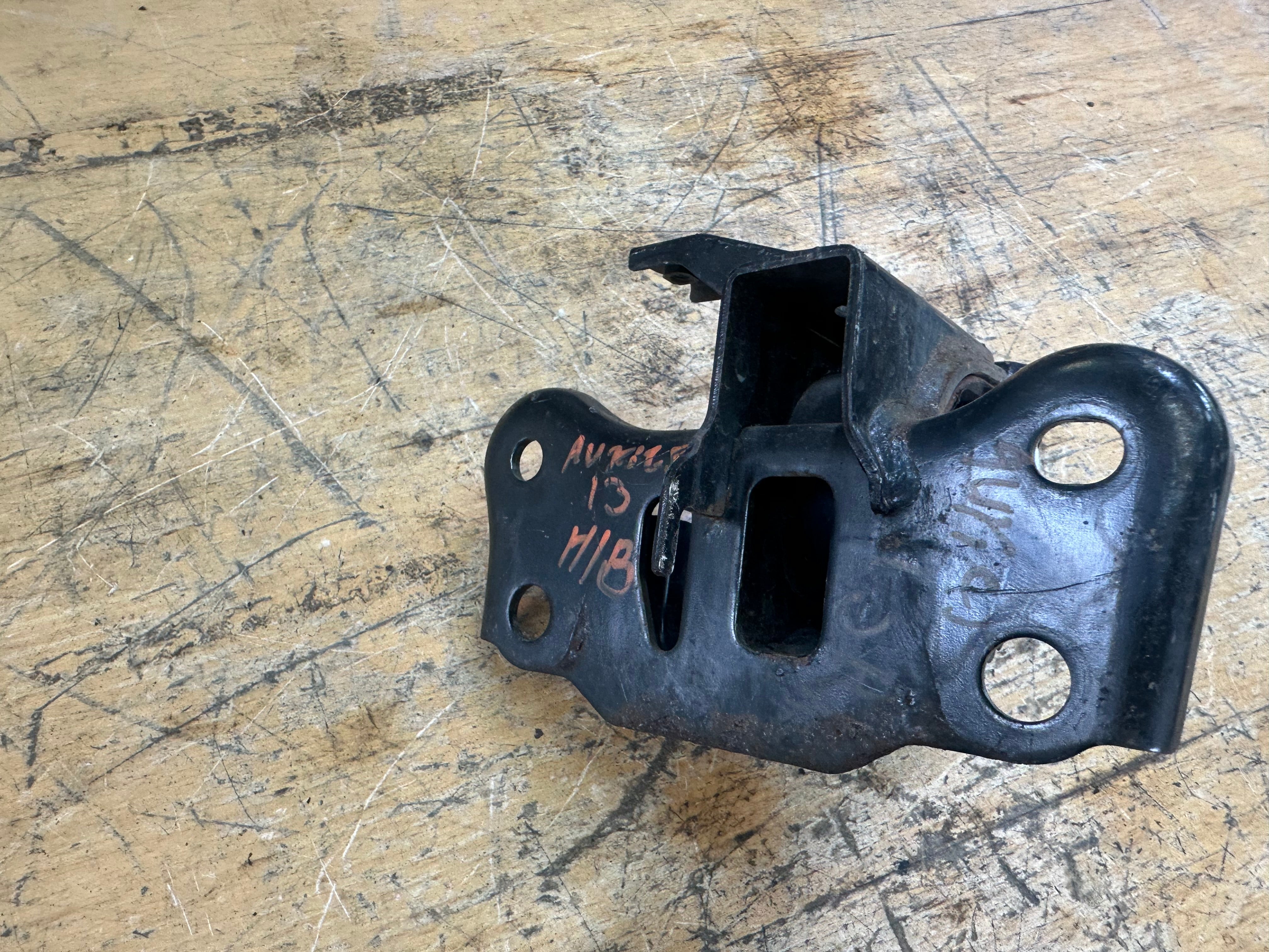 Toyota Auris E180 2007-2015 Mount Bracket