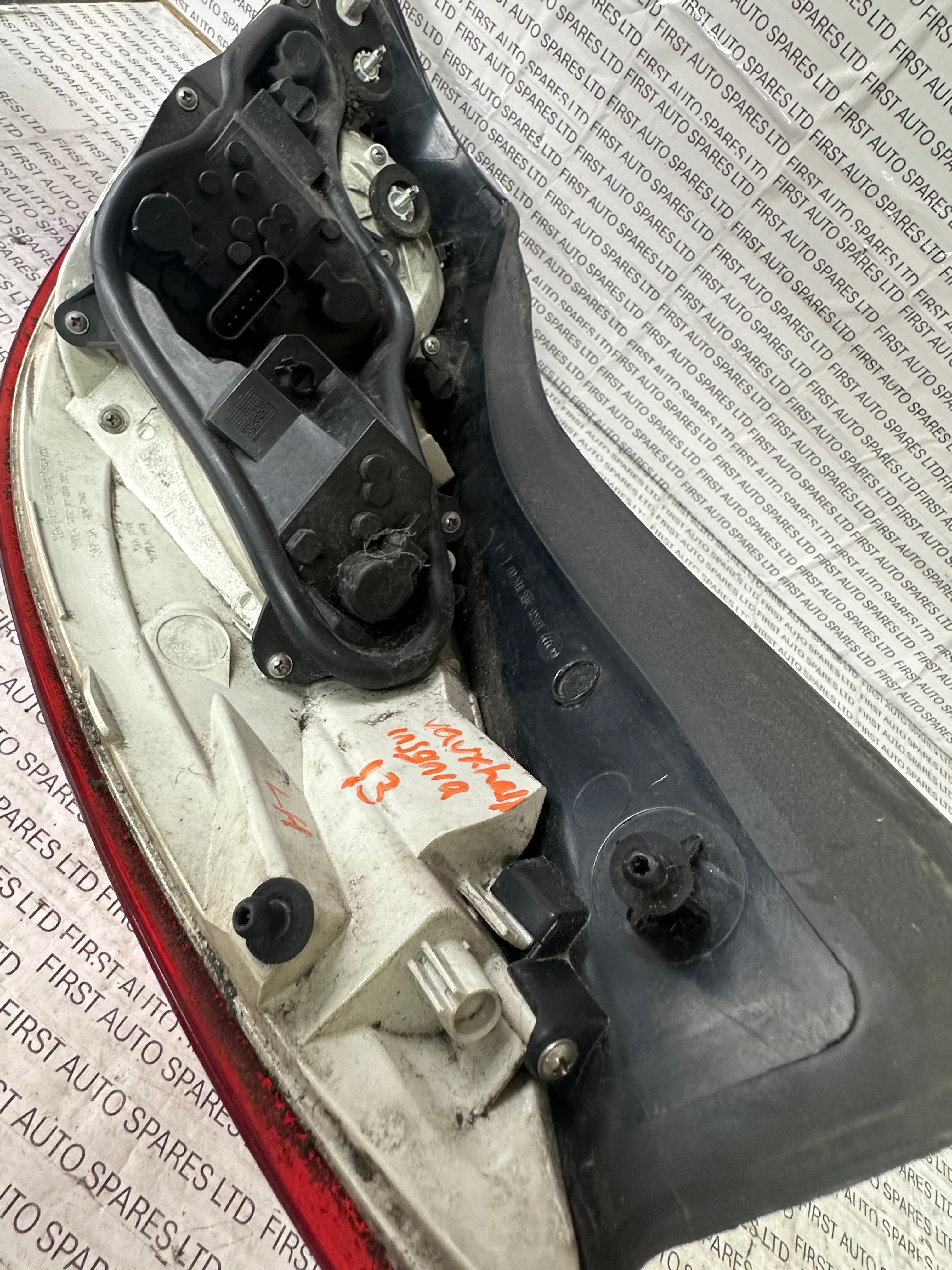 Vauxhall Insignia 2008-2013 Left Side Rear Tail Light (13265354 AY)