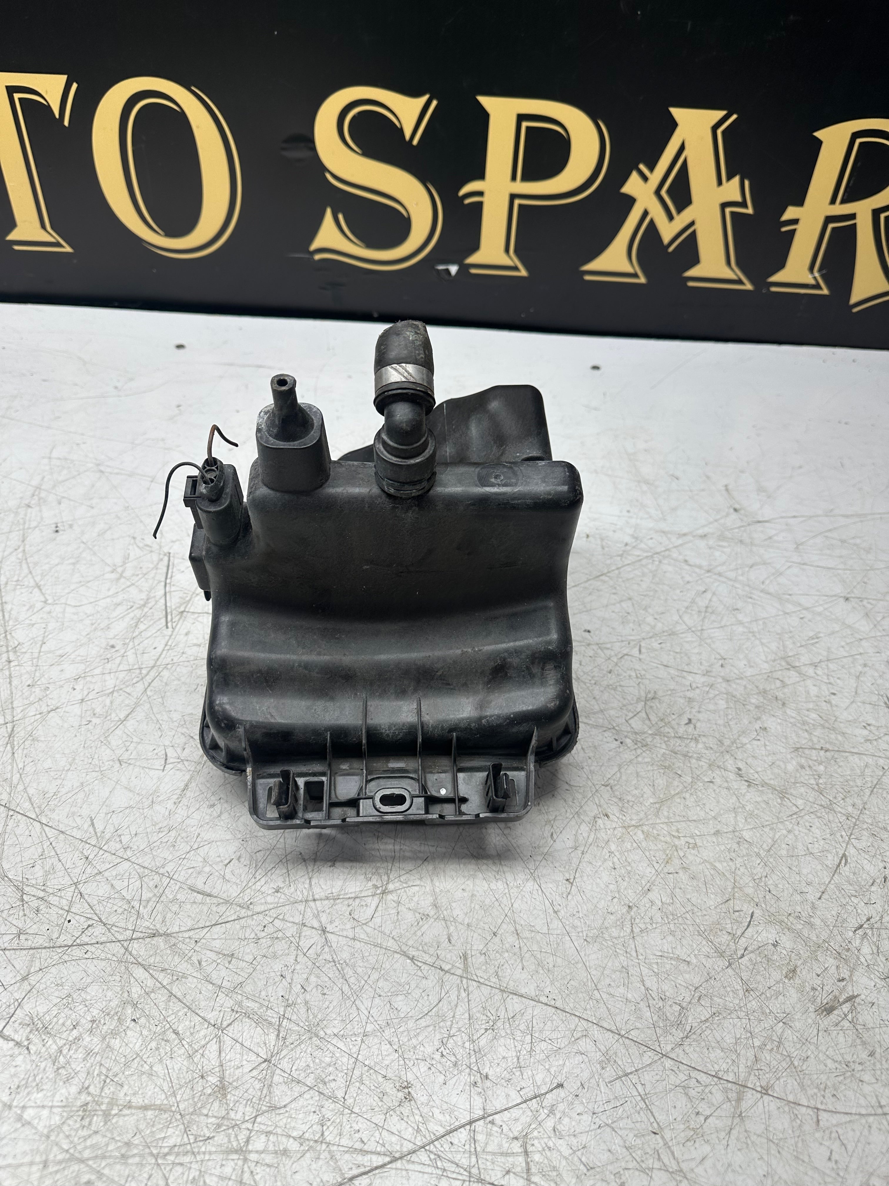 BMW 3 Series F30 Coolant Expansion Tank / Reservoir (2011–2019)(8617047)