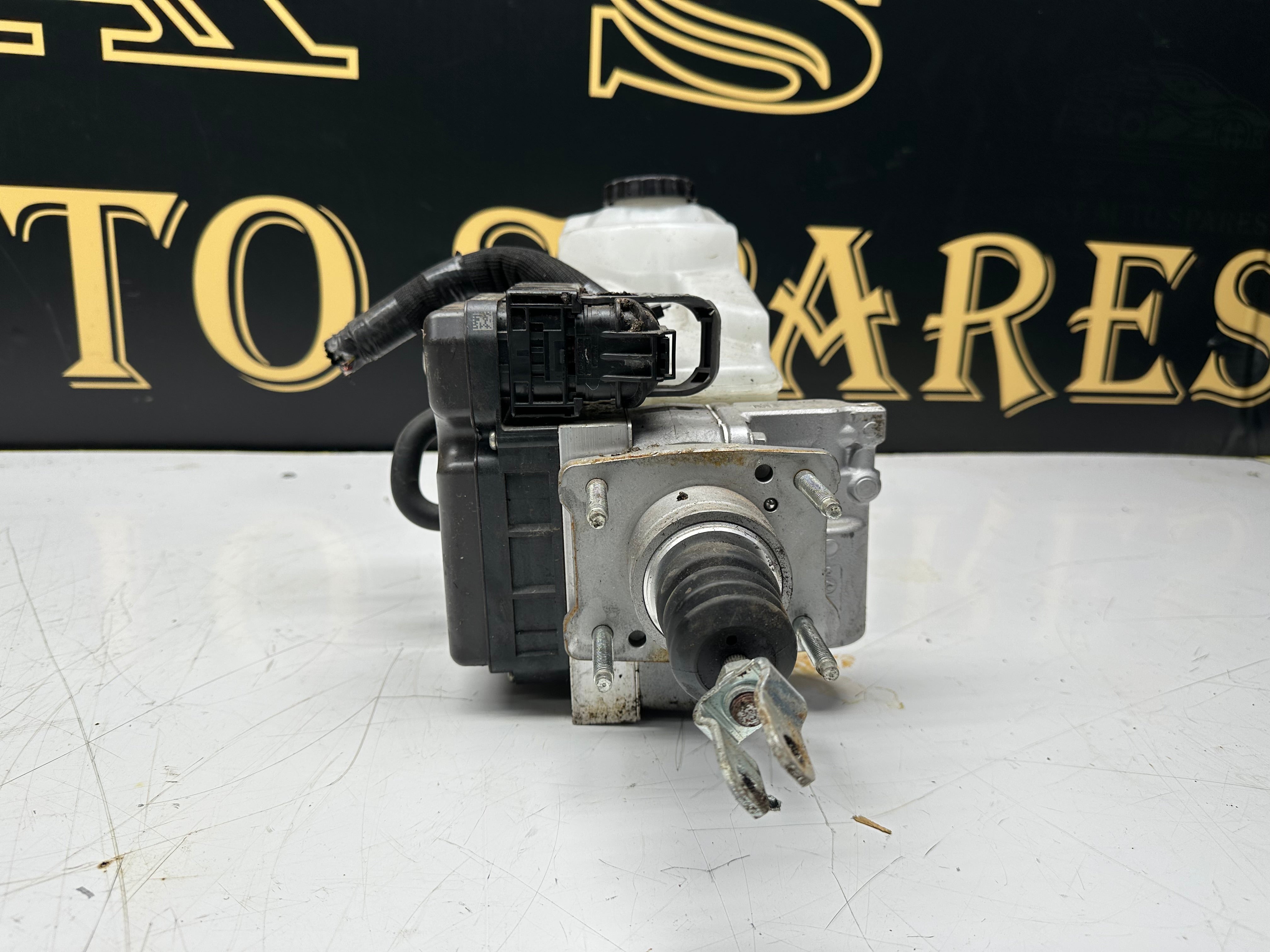 Toyota C-HR AX10  1.8 Hybrid 2018 Brake Master Cylinder (47210-10280)