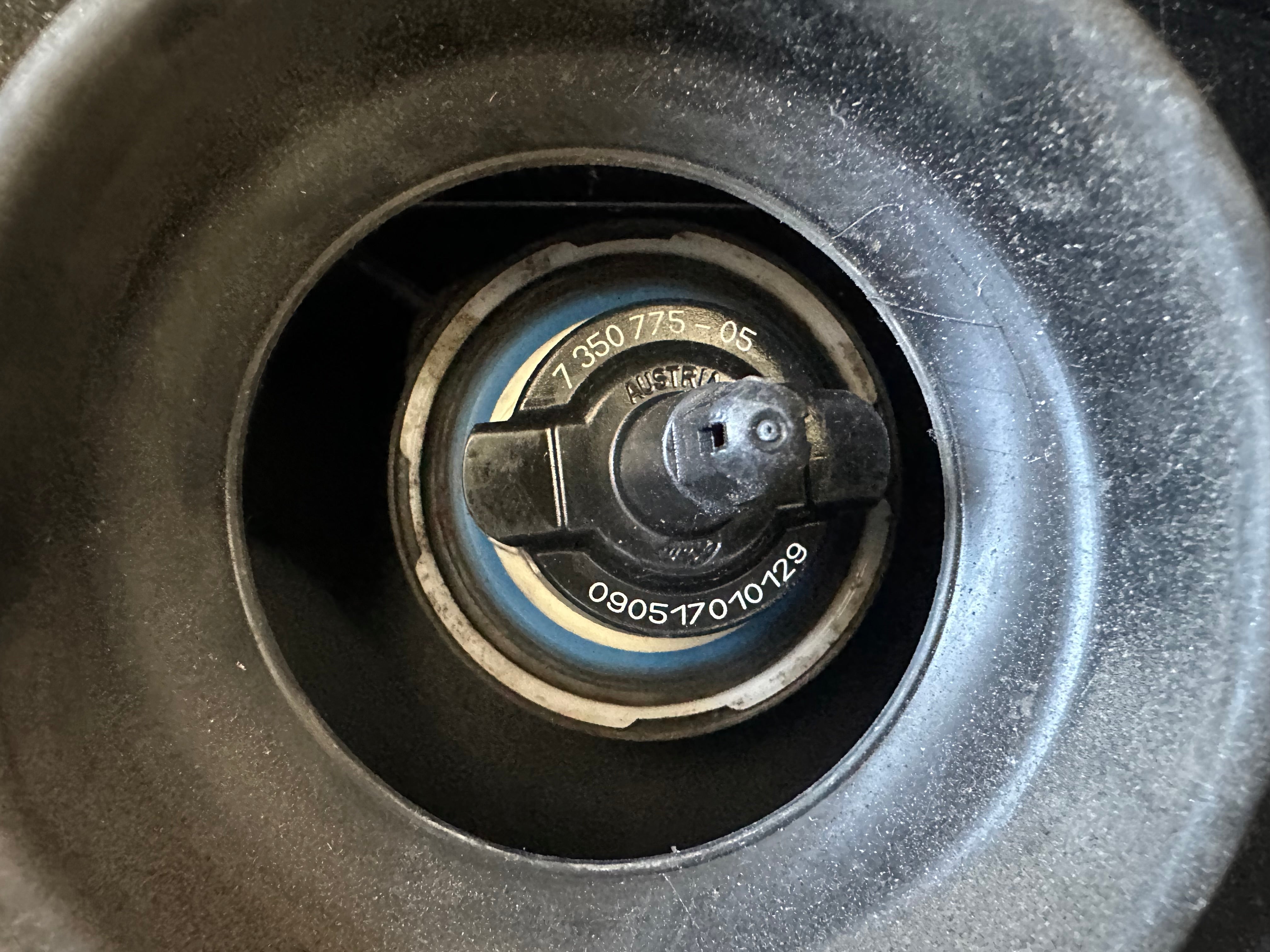 BMW 5 Series g30 Complete Fuel Filling Flap with Inner Plastics (61177387940) (118844-10) (1350775-05)